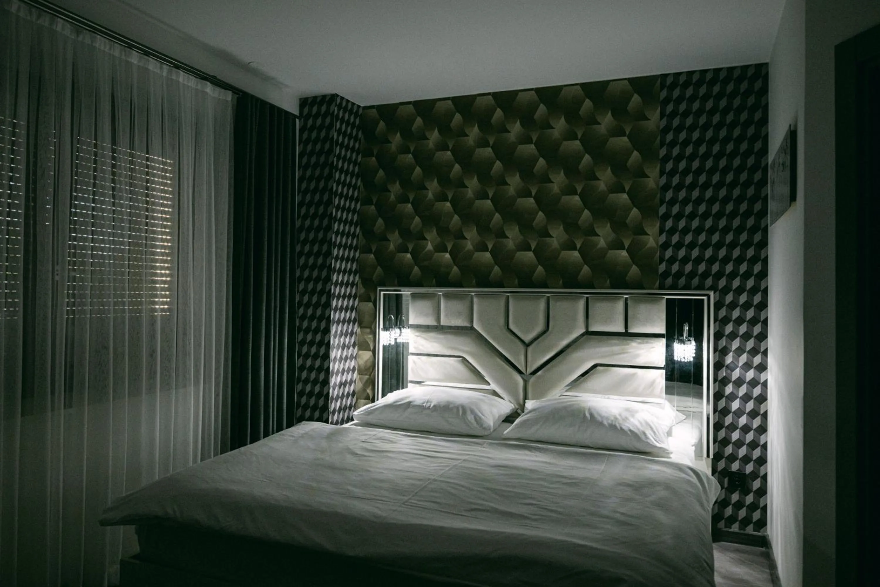 Bed in PARKHOTEL BRAUNAU - 24 Stunden Self Check-IN