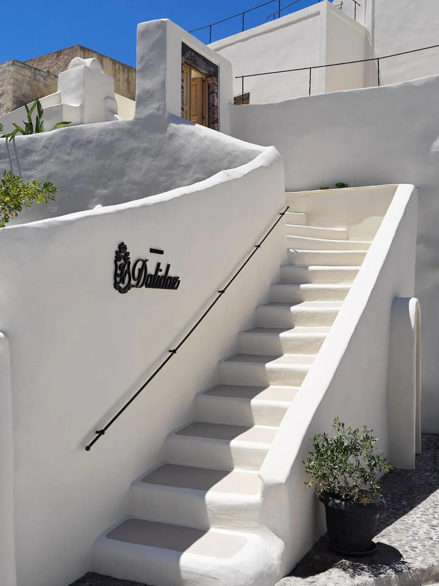 Facade/entrance in Maison Dalidaz