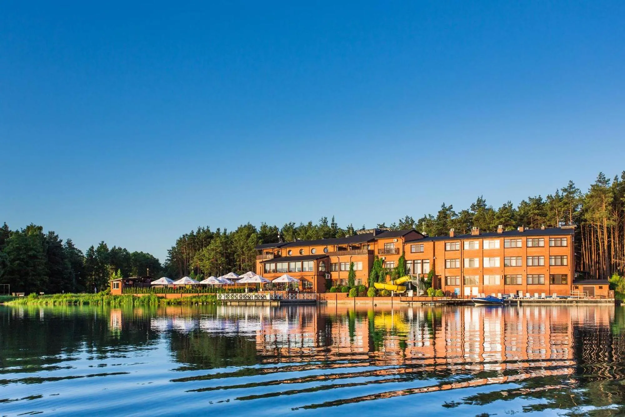 Property building in Hotel Duo Spa