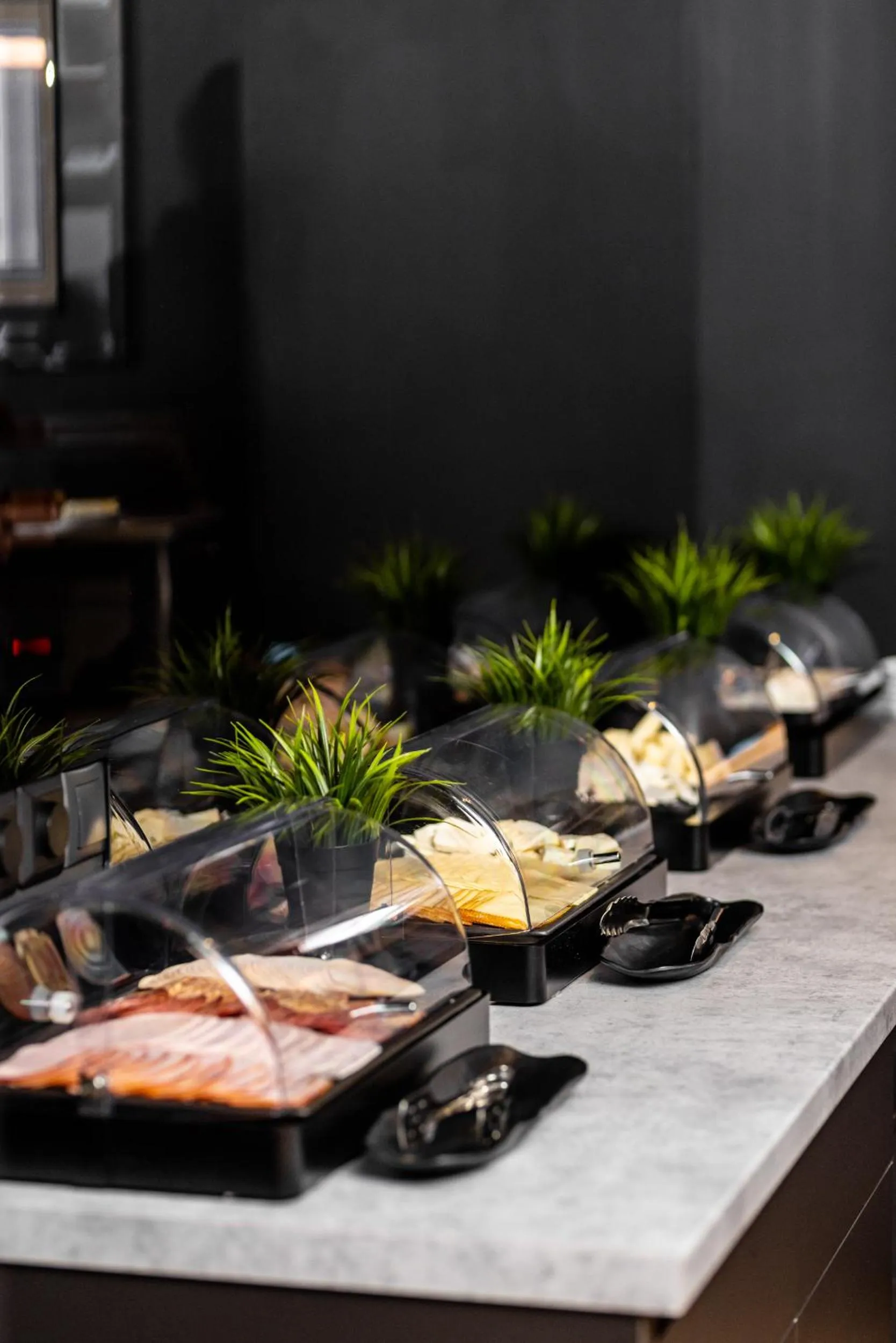 Food and drinks in B THE HOTEL