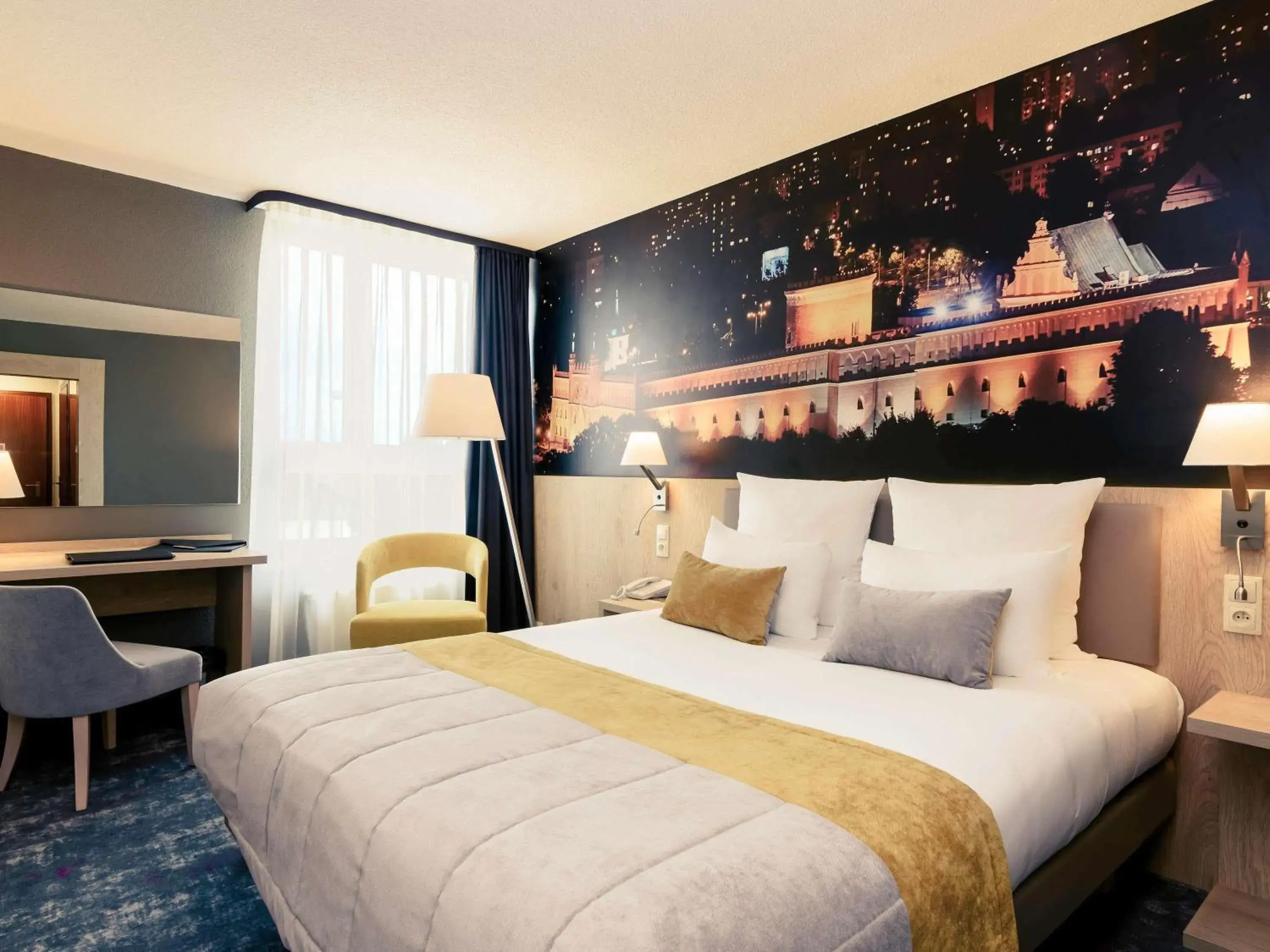 Bedroom, Bed in Mercure Lublin Centrum Bedroom, Bed in Mercure Lublin Centrum