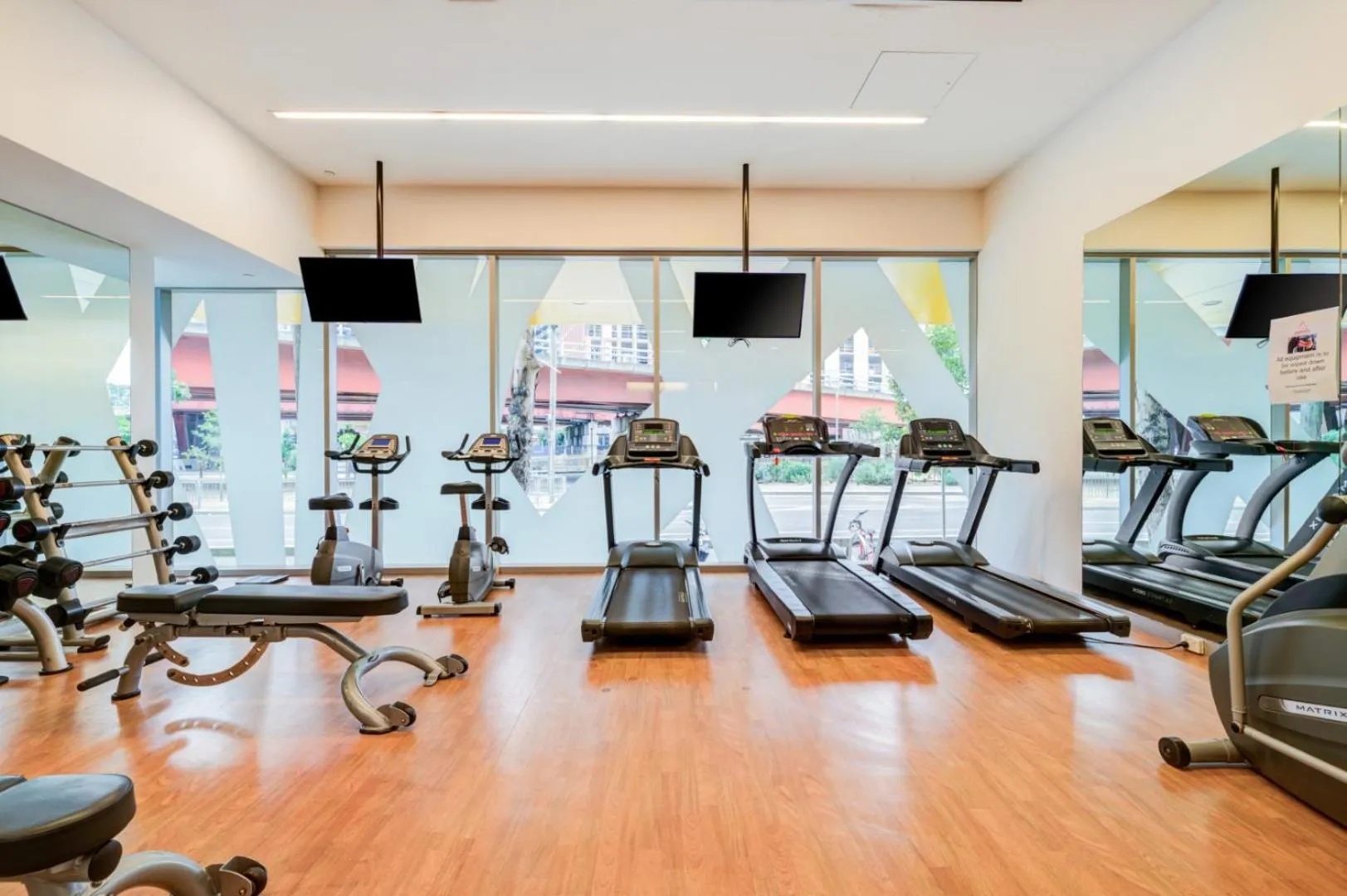 Fitness centre/facilities in Mega Style Apartments Mainpoint
