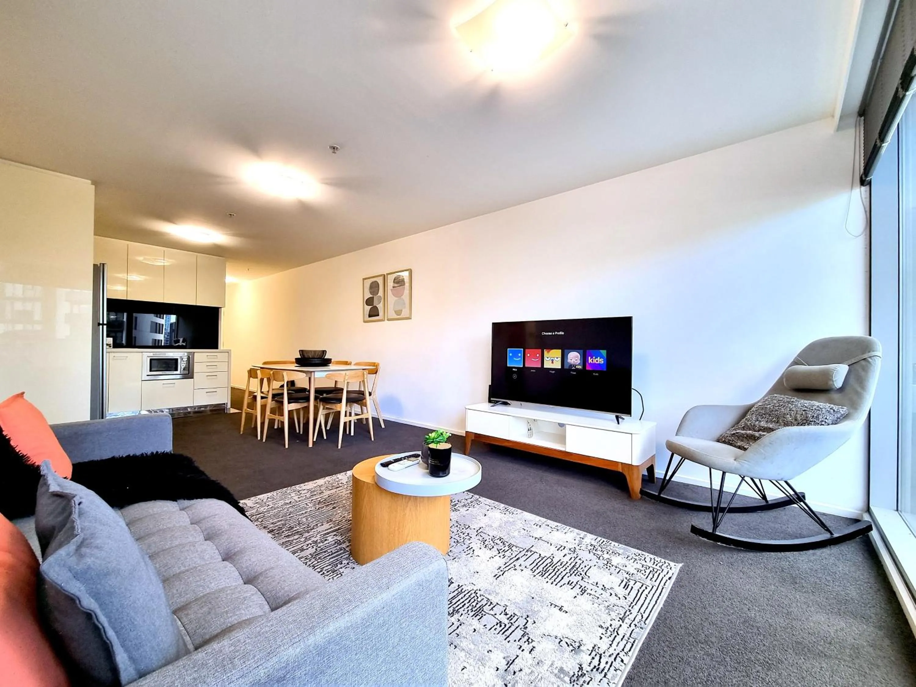 TV and multimedia in Mega Style Apartments Mainpoint