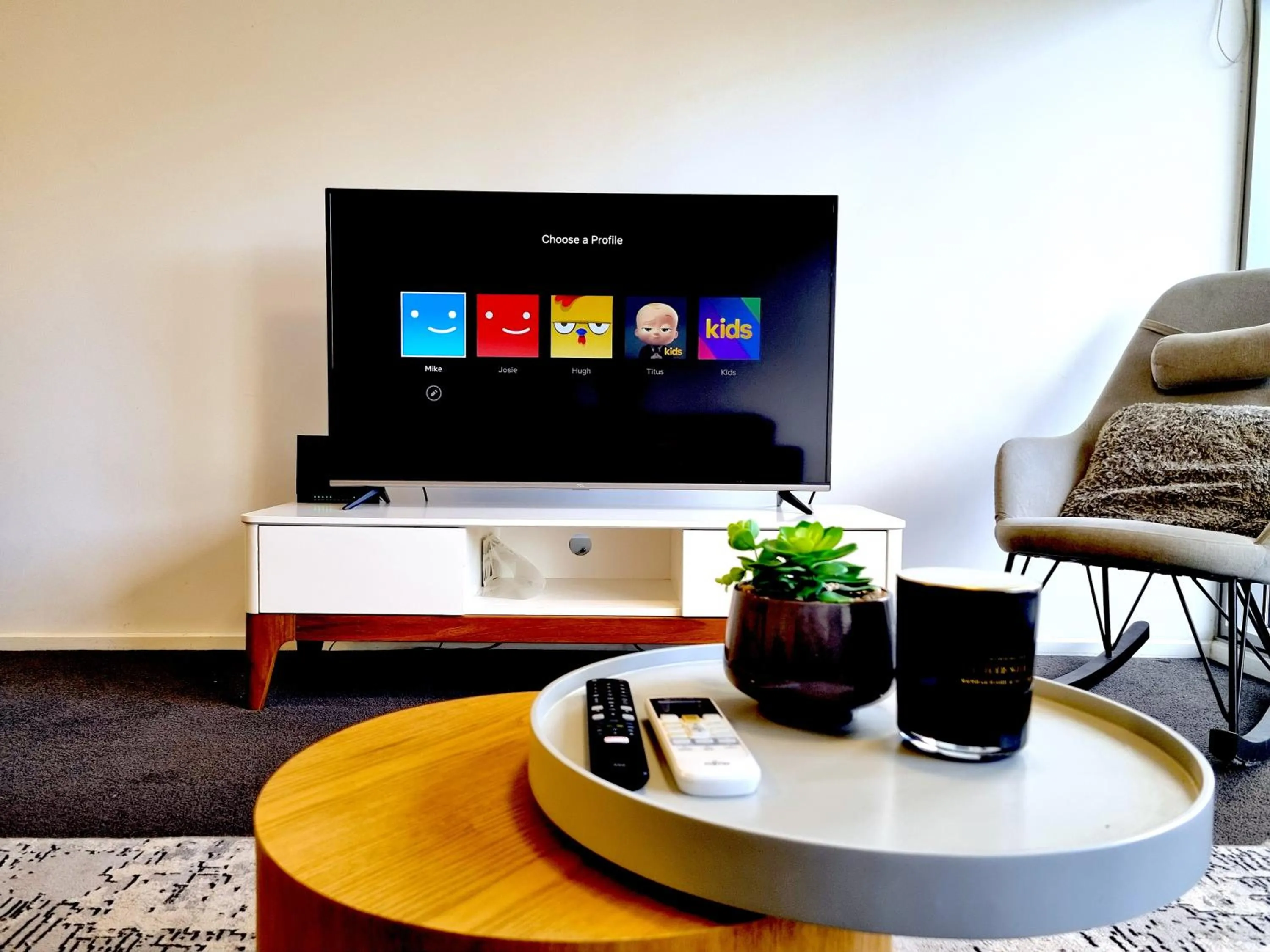 TV and multimedia in Mega Style Apartments Mainpoint