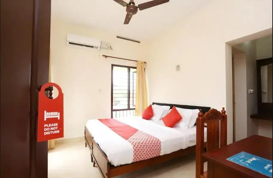 Deluxe Double or Twin Room in Hotel Sunday - Townhouse Club Airport Trivandrum Deluxe Double or Twin Room in Hotel Sunday - Townhouse Club Airport Trivandrum