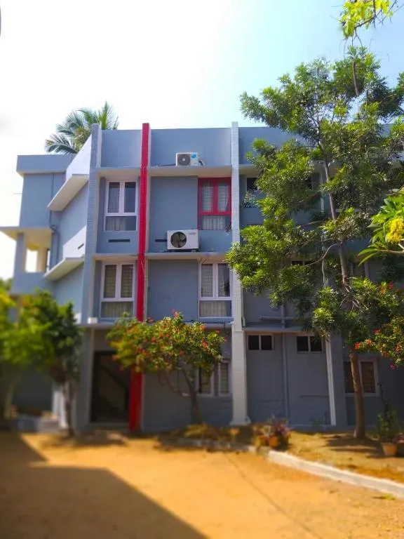 Property building in Hotel Sunday - Townhouse Club Airport Trivandrum