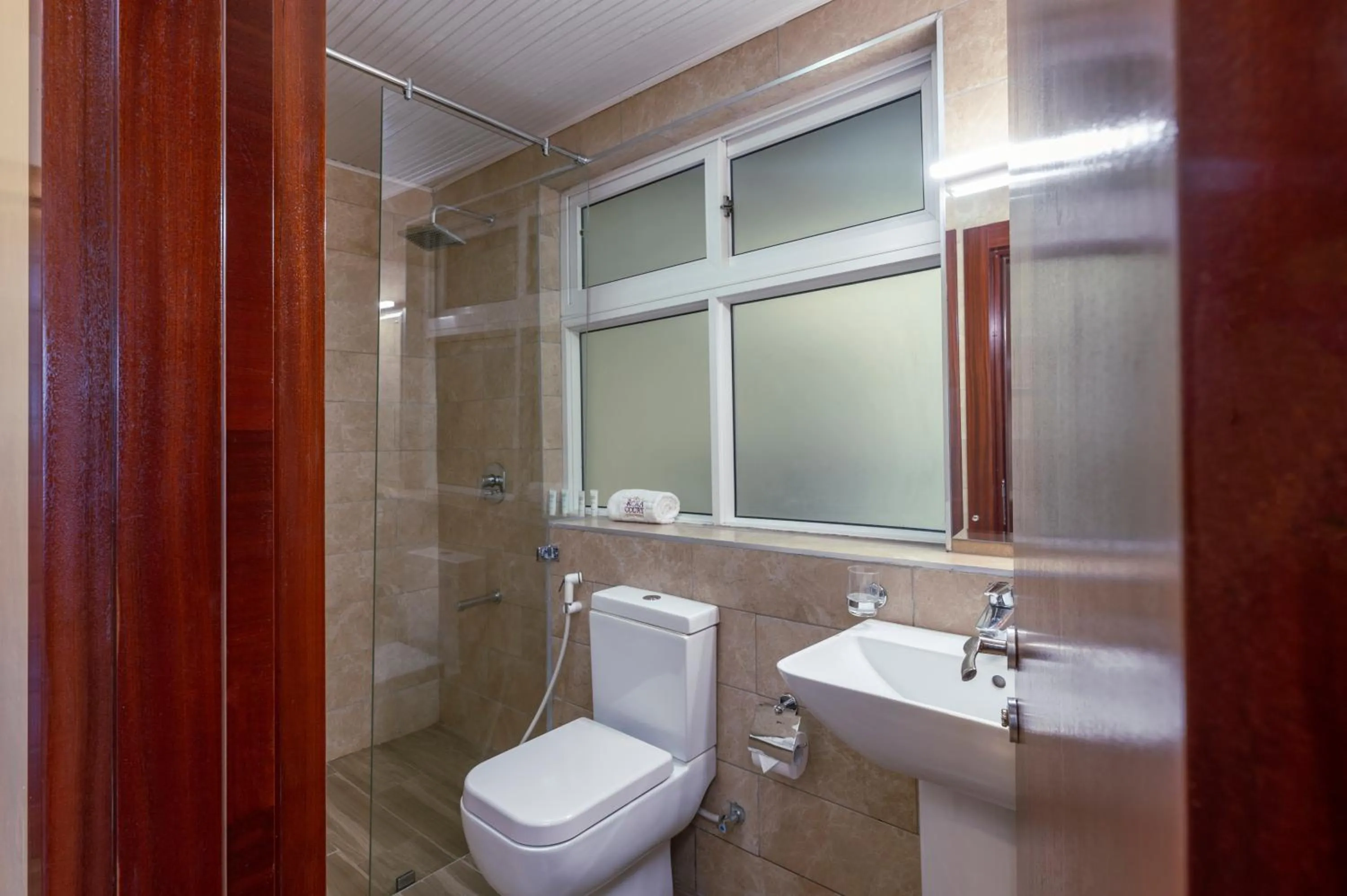 Toilet in Roma Court Serviced Apartments
