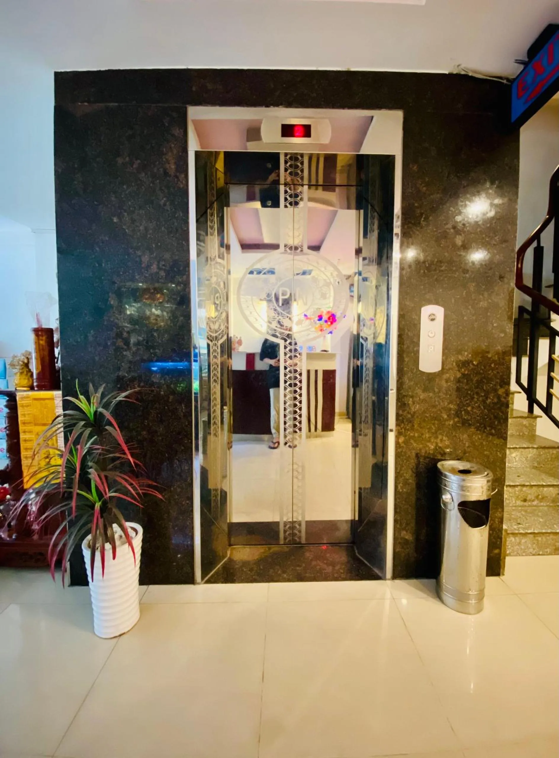 Property building in Hotel Phương Nam