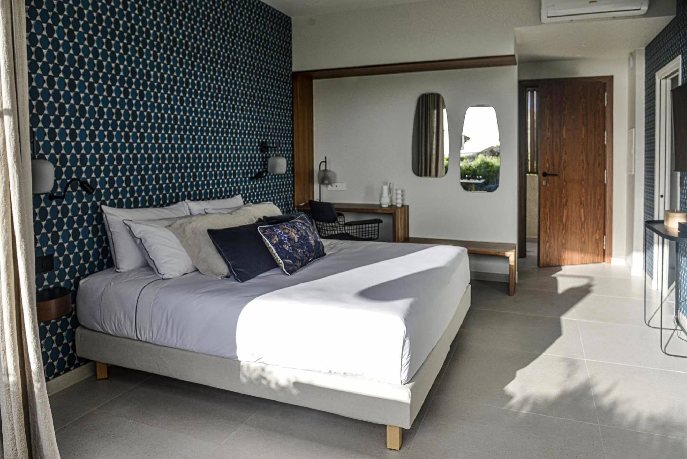 Photo of the whole room, Bed in Le Martin Boutique Hôtel