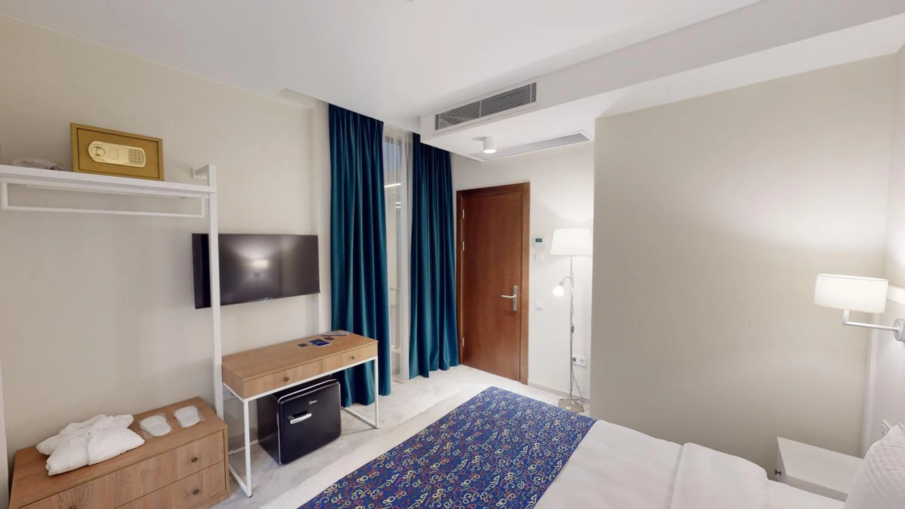 Photo of the whole room, Bed in EPIGRAPH Design Hotel