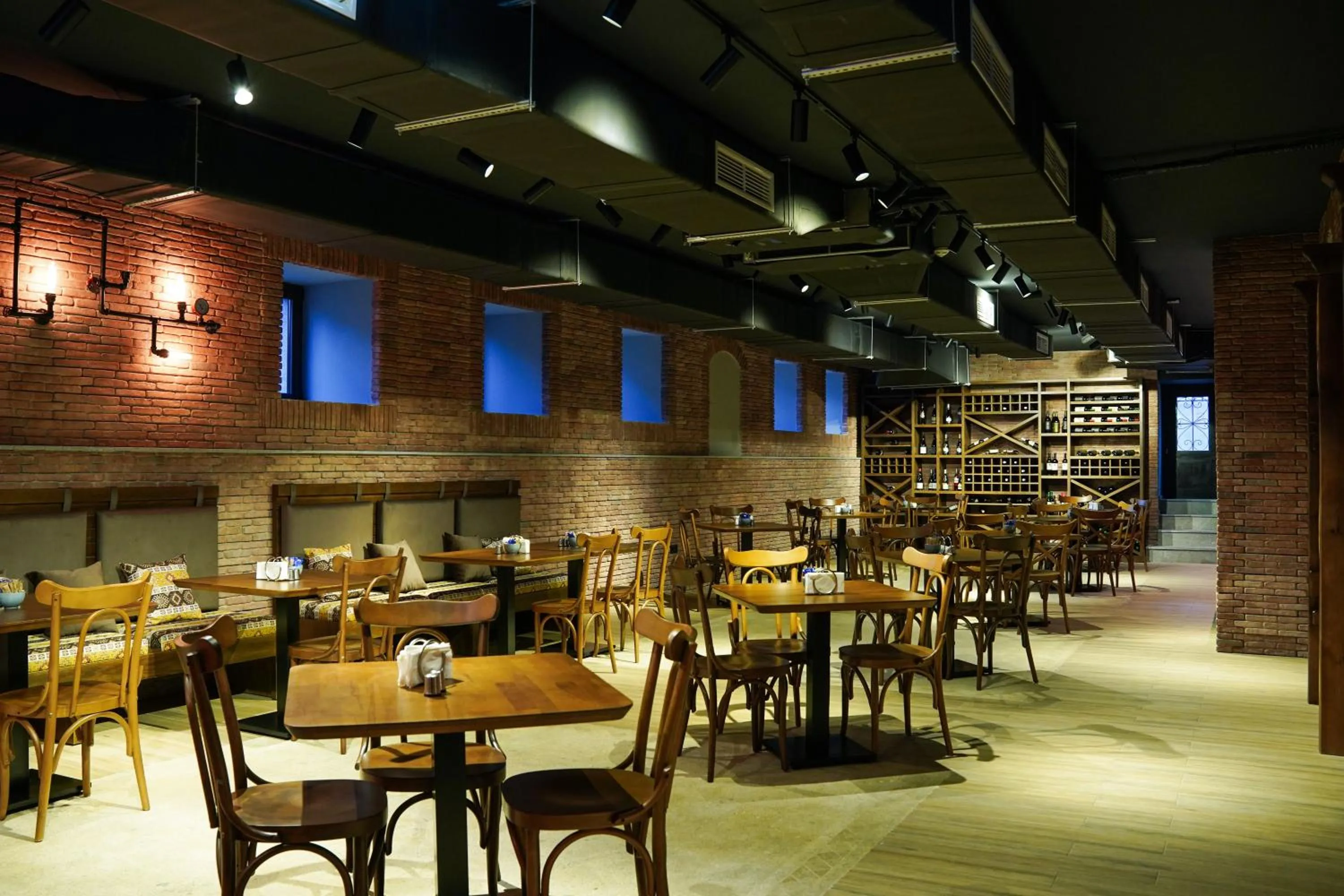 Restaurant/places to eat in EPIGRAPH Design Hotel