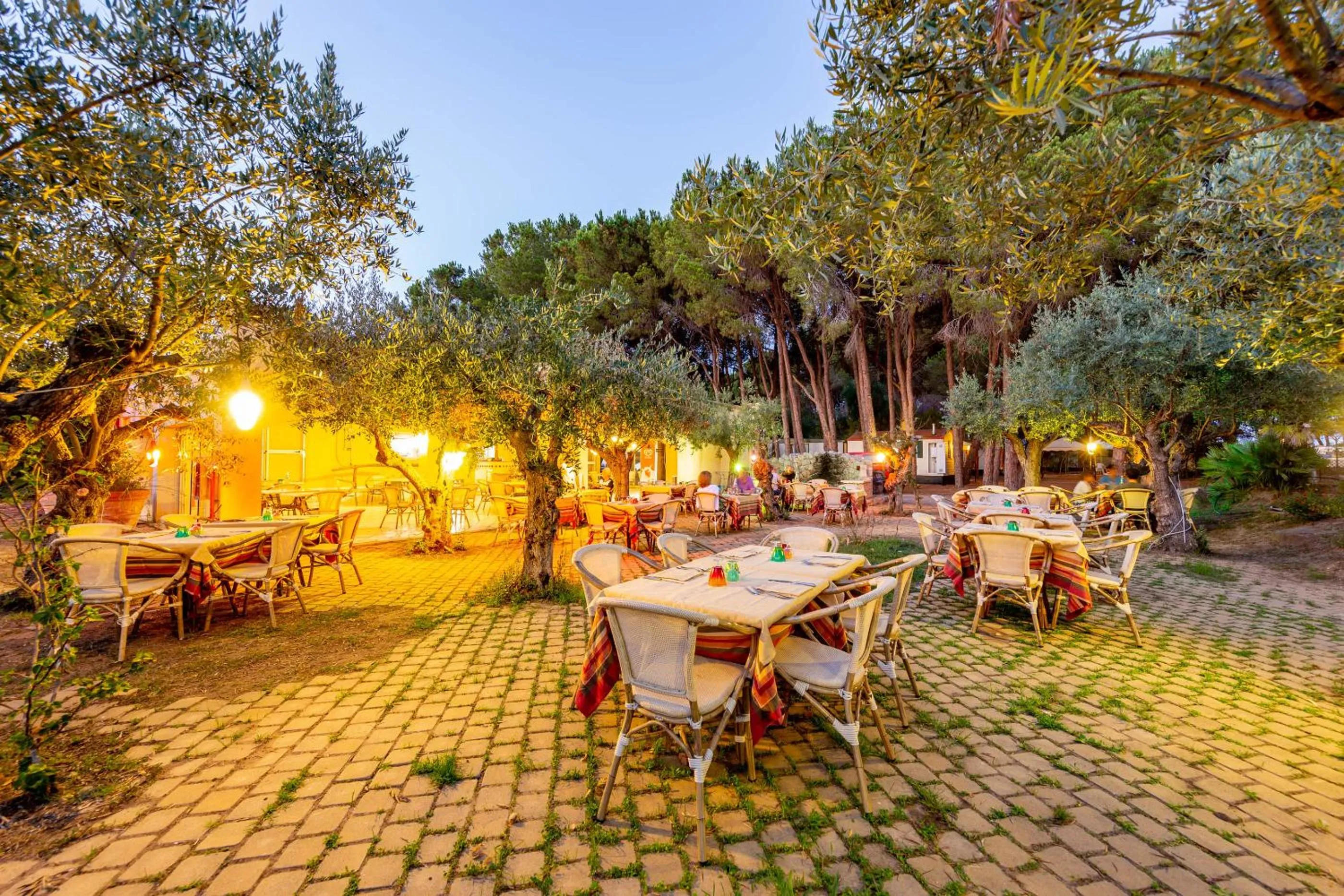 Restaurant/places to eat in Camping&Village Le Cernie