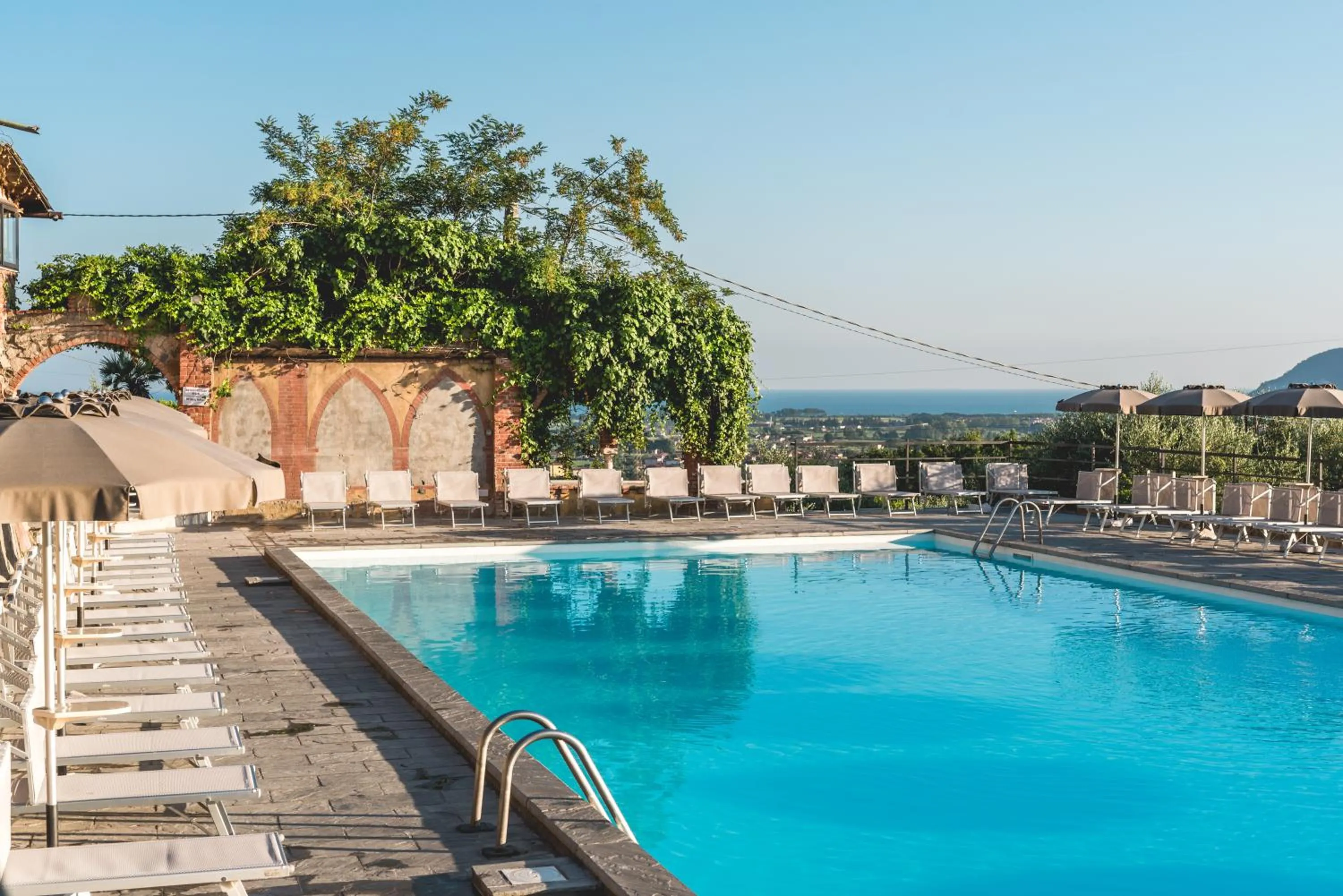 Swimming pool in Ippotur Medieval Resort