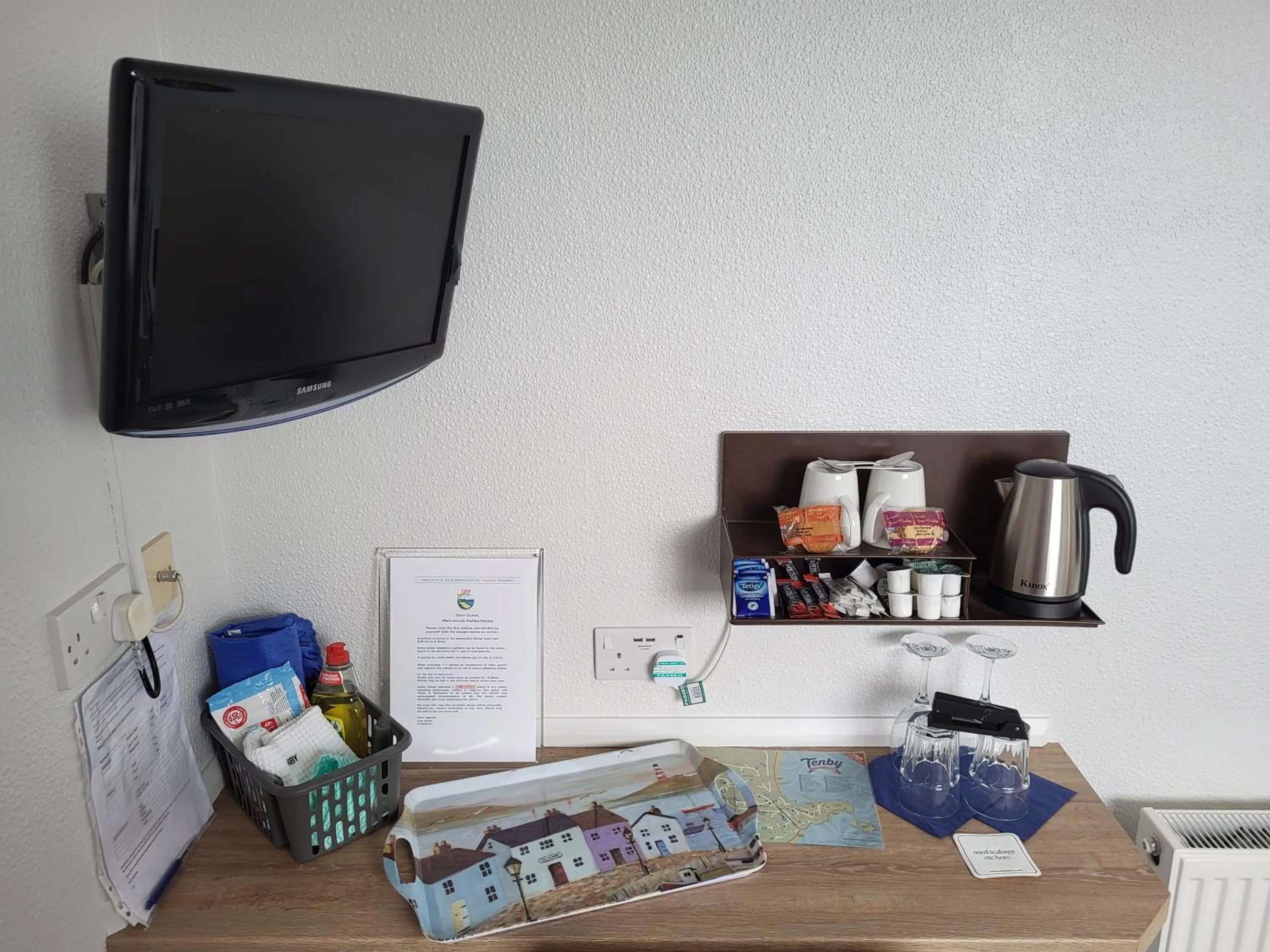 Coffee/tea facilities in Ashby House