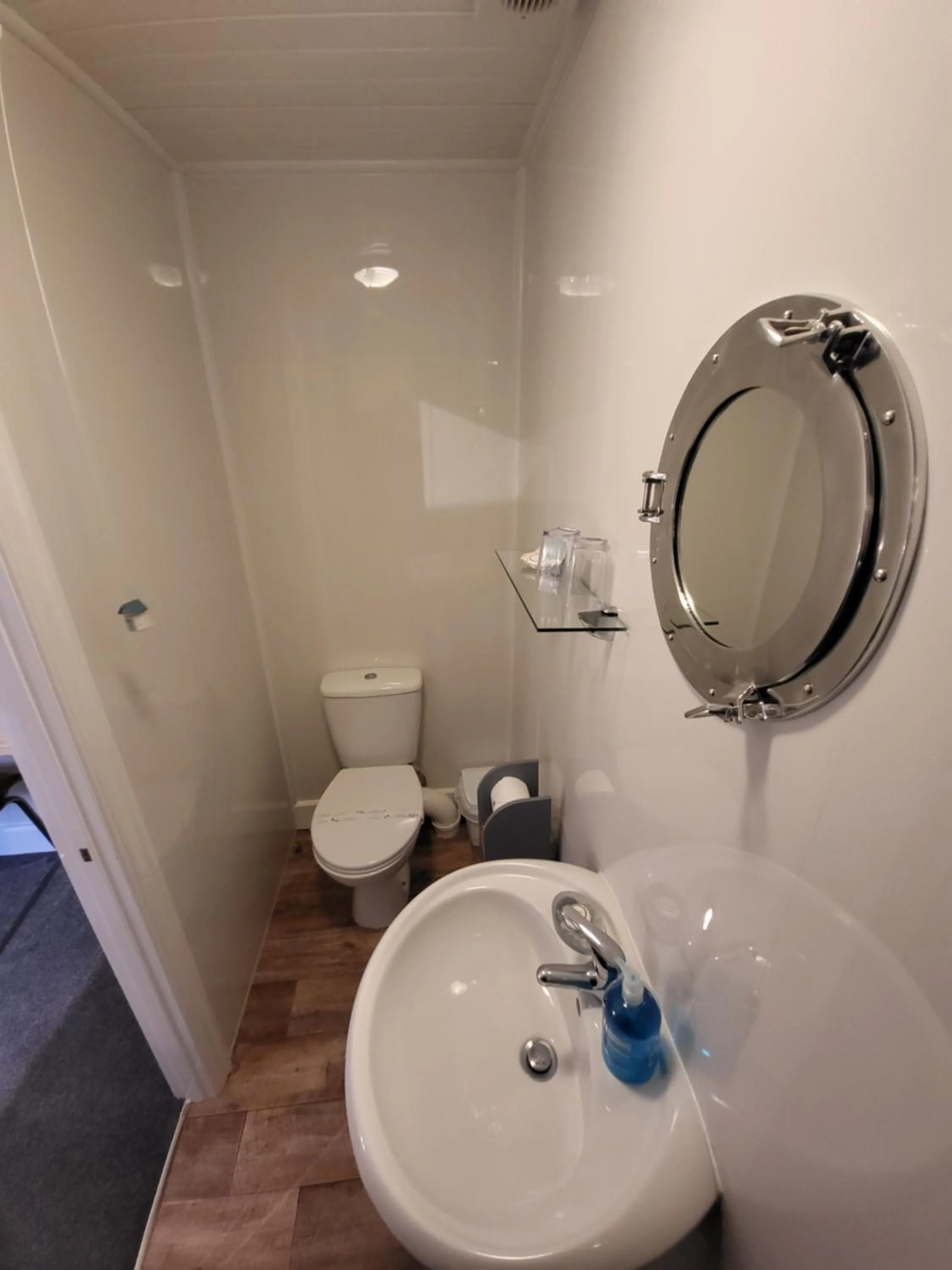 Bathroom in Ashby House
