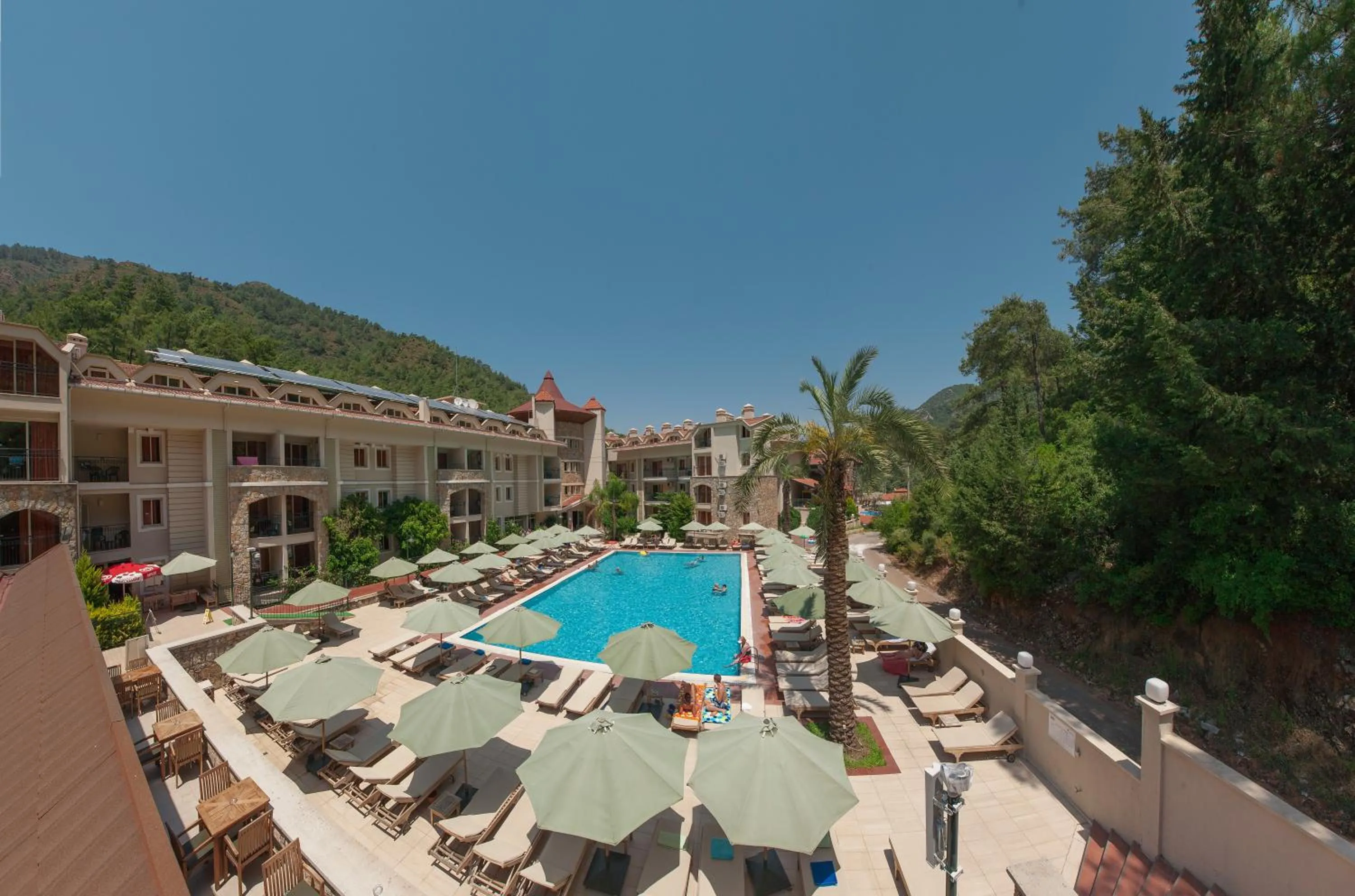 Property building in Julian Forest Suites