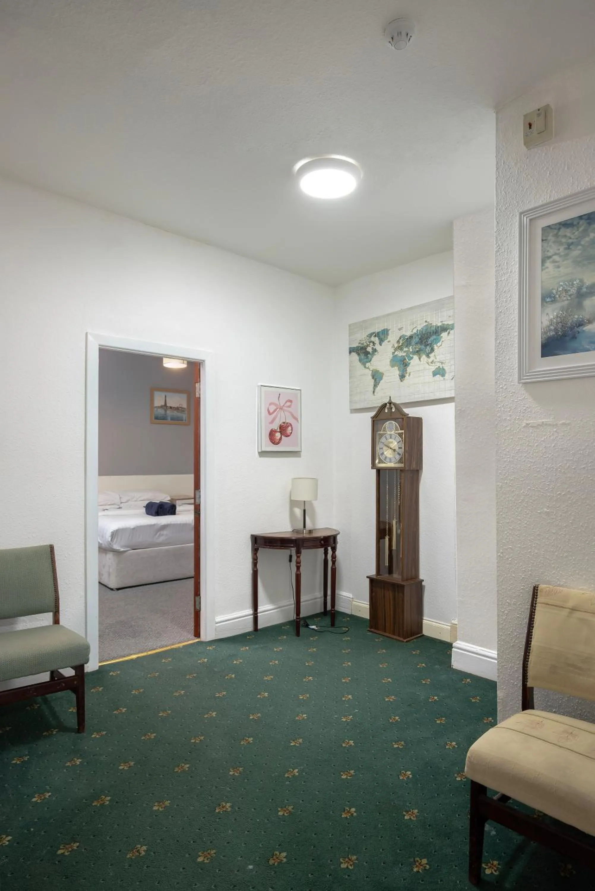 Seating area in Royal Oakwell Hotel