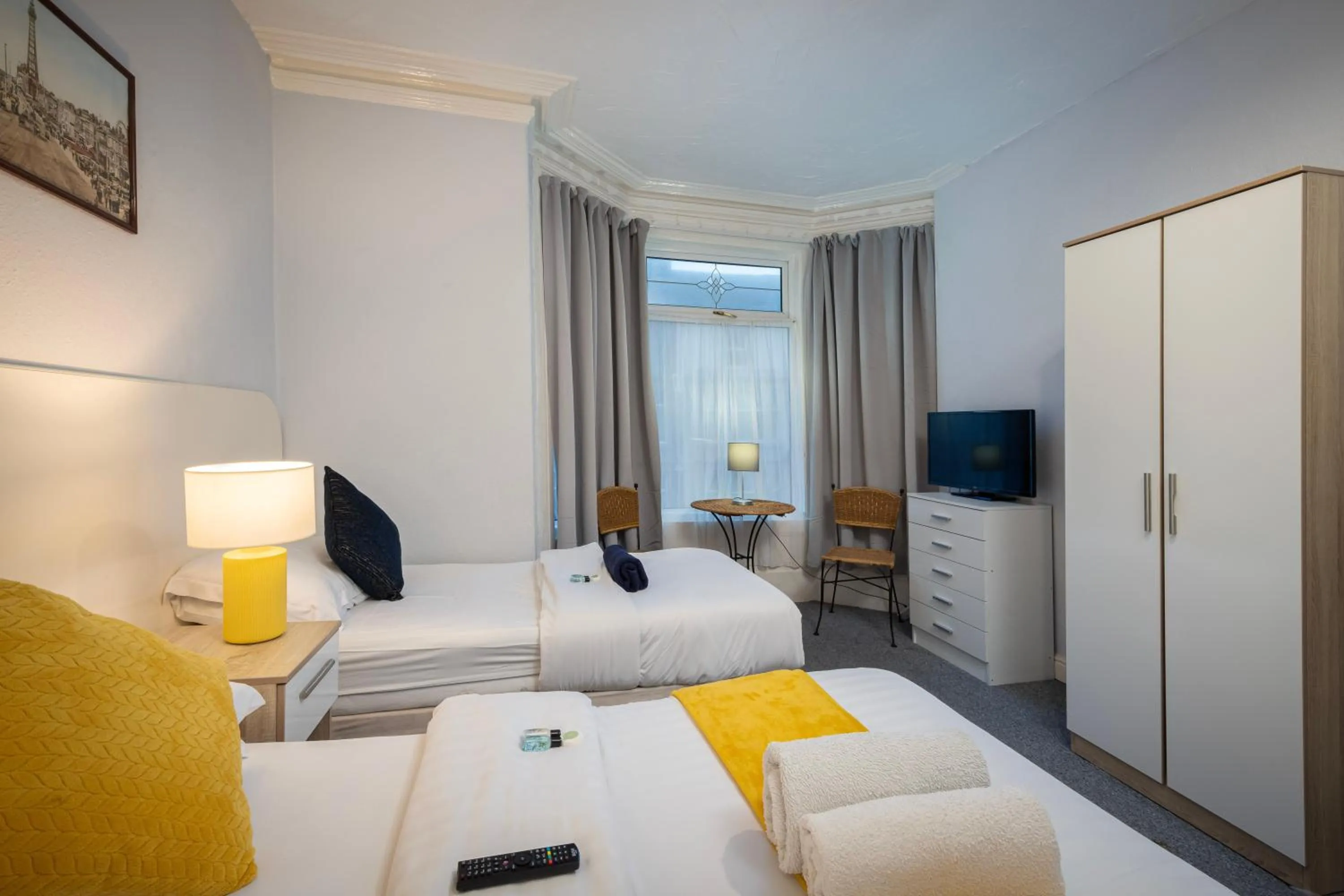 TV and multimedia, Bed in Royal Oakwell Hotel