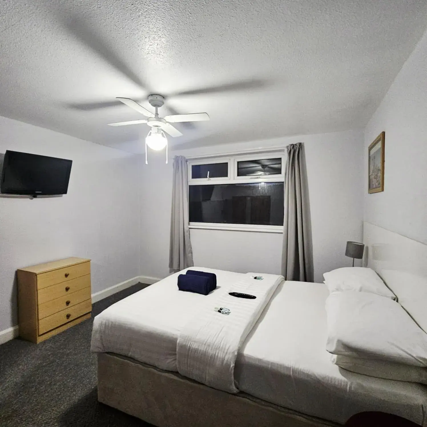 King Room Ensuite in Royal Oakwell Hotel King Room Ensuite in Royal Oakwell Hotel