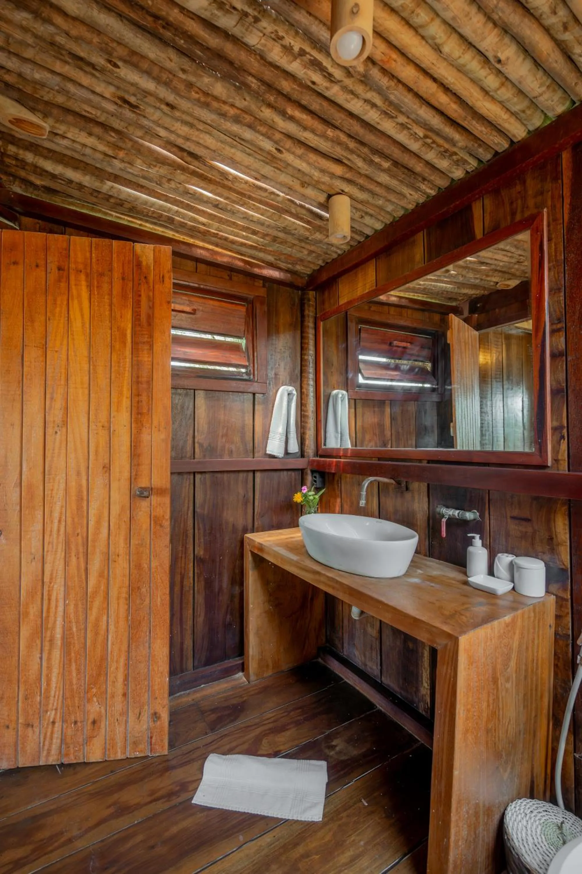 Bathroom in Villa Mango