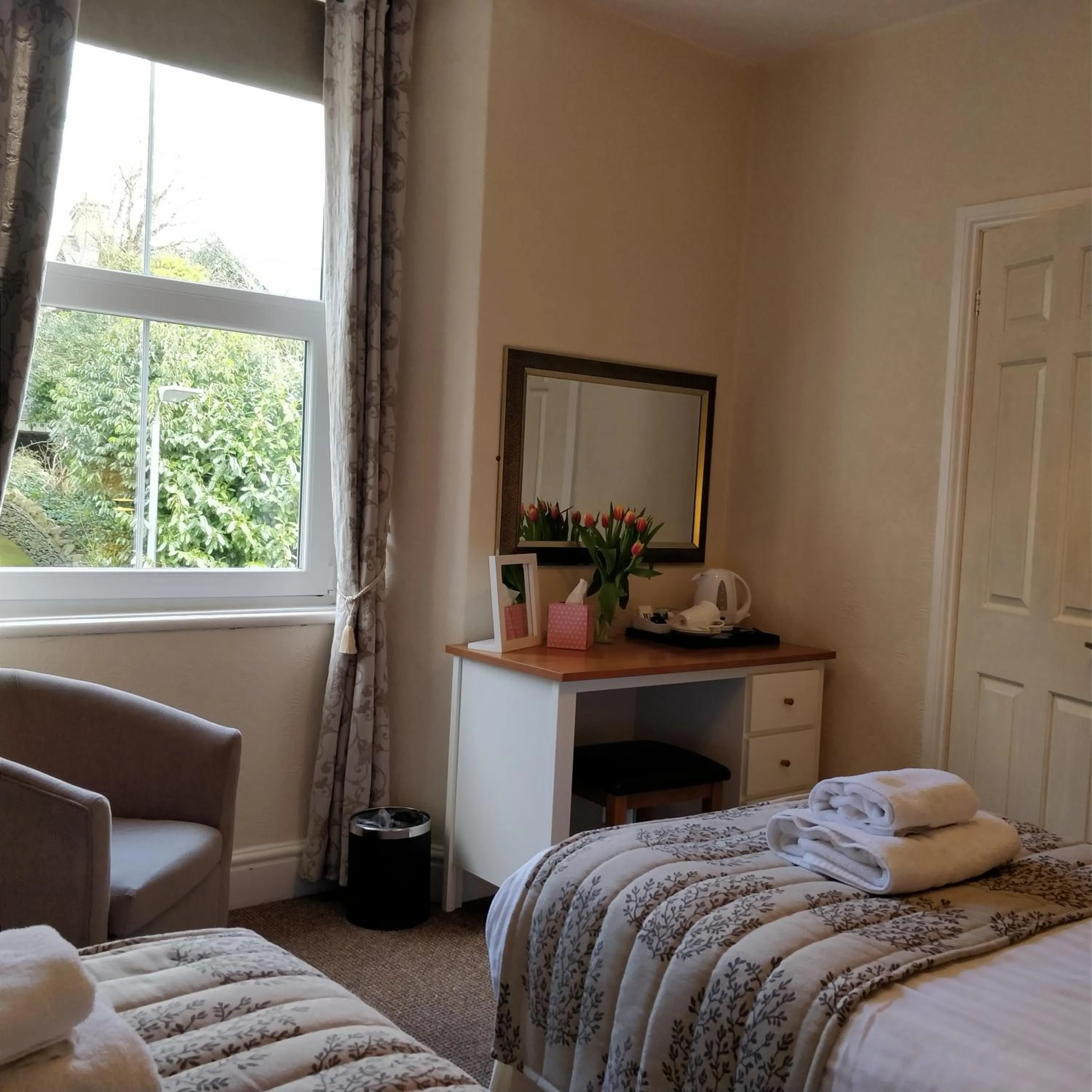 Photo of the whole room, Bed in Melbourne Guest House