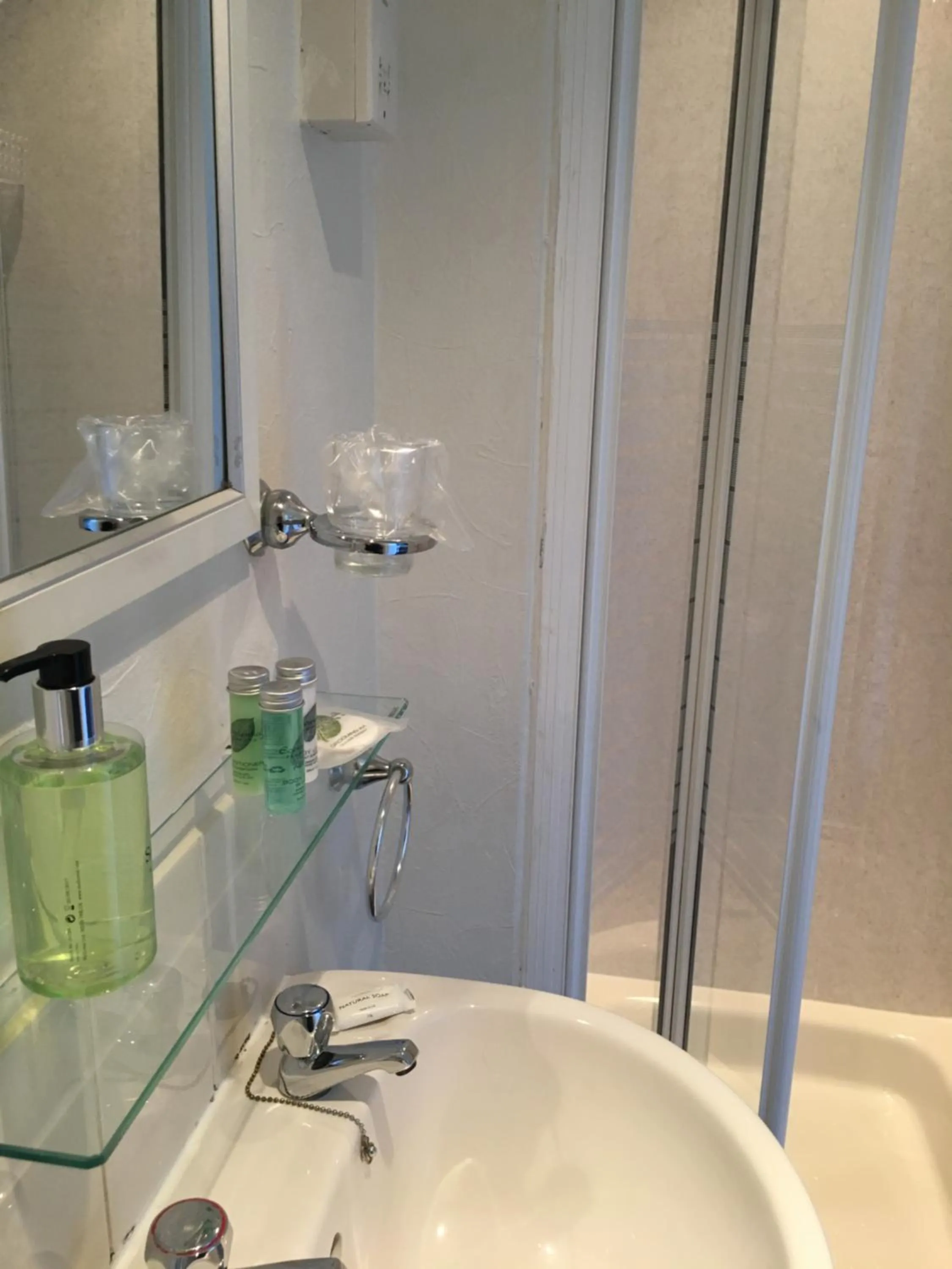 Bathroom in Melbourne Guest House