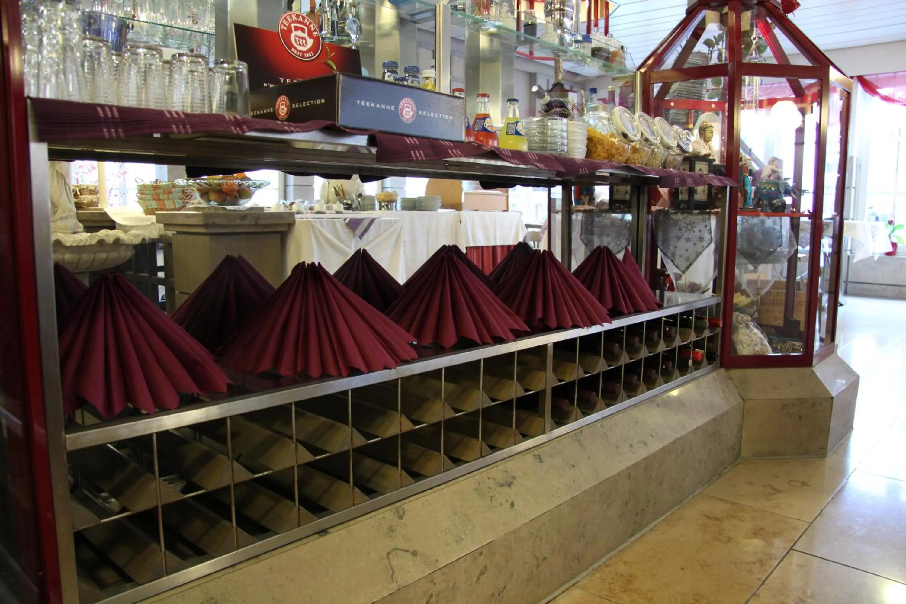 Buffet breakfast in Hotel am Schloss Neuenstein