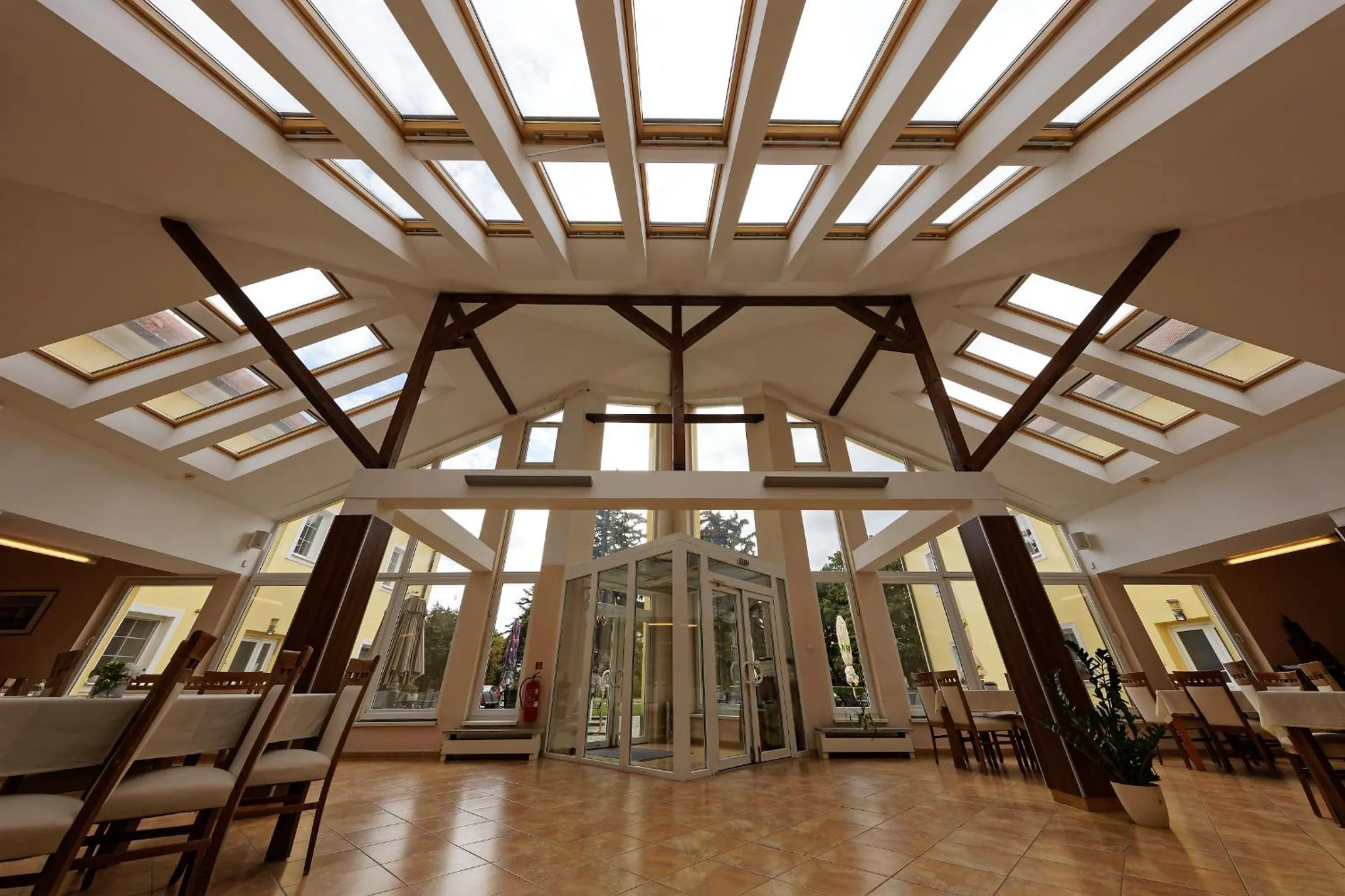 Restaurant/places to eat in Klaudia's Hotel & Restaurant at Golf Resort, Bač Šamorín