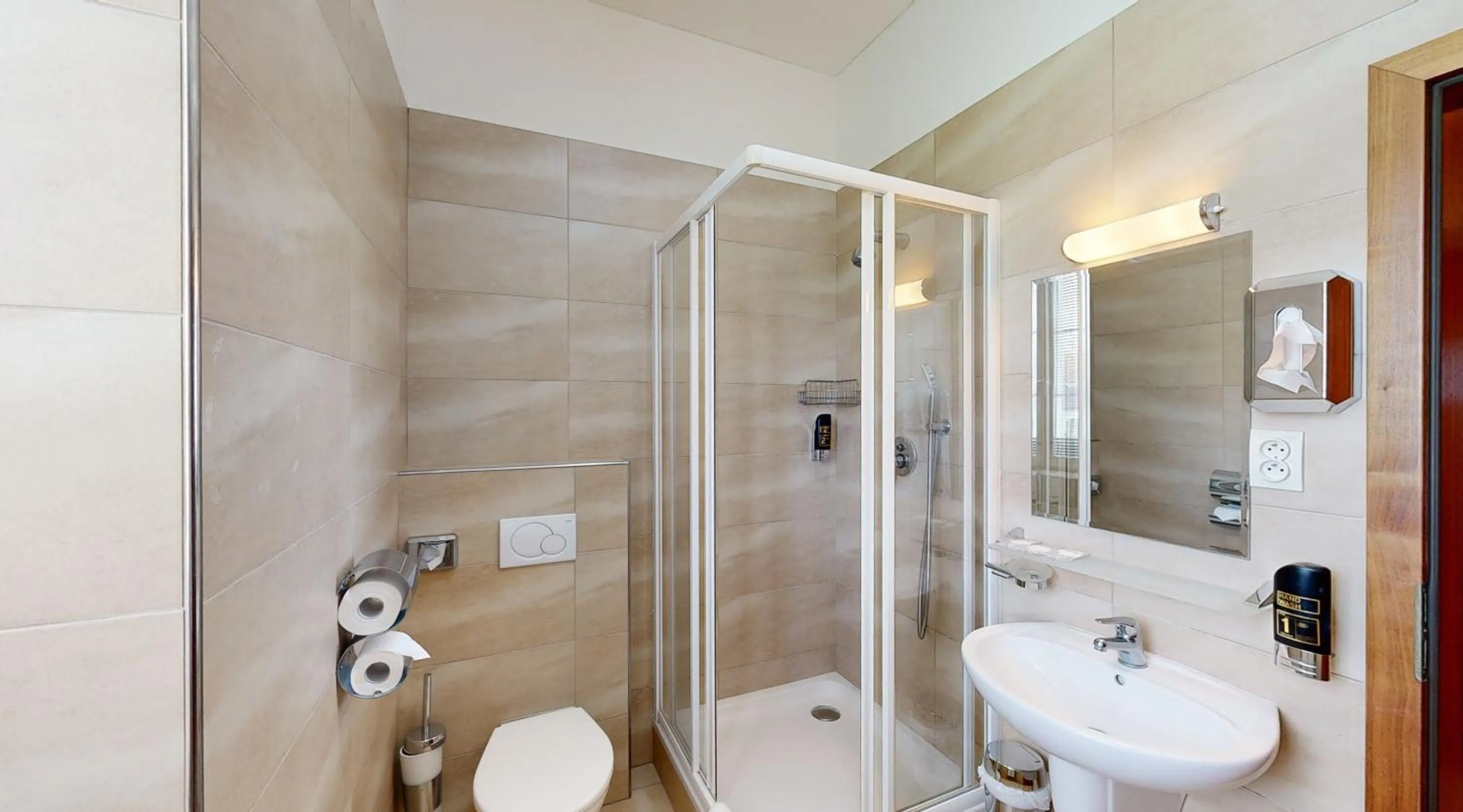 Bathroom in Klaudia's Hotel & Restaurant at Golf Resort, Bač Šamorín