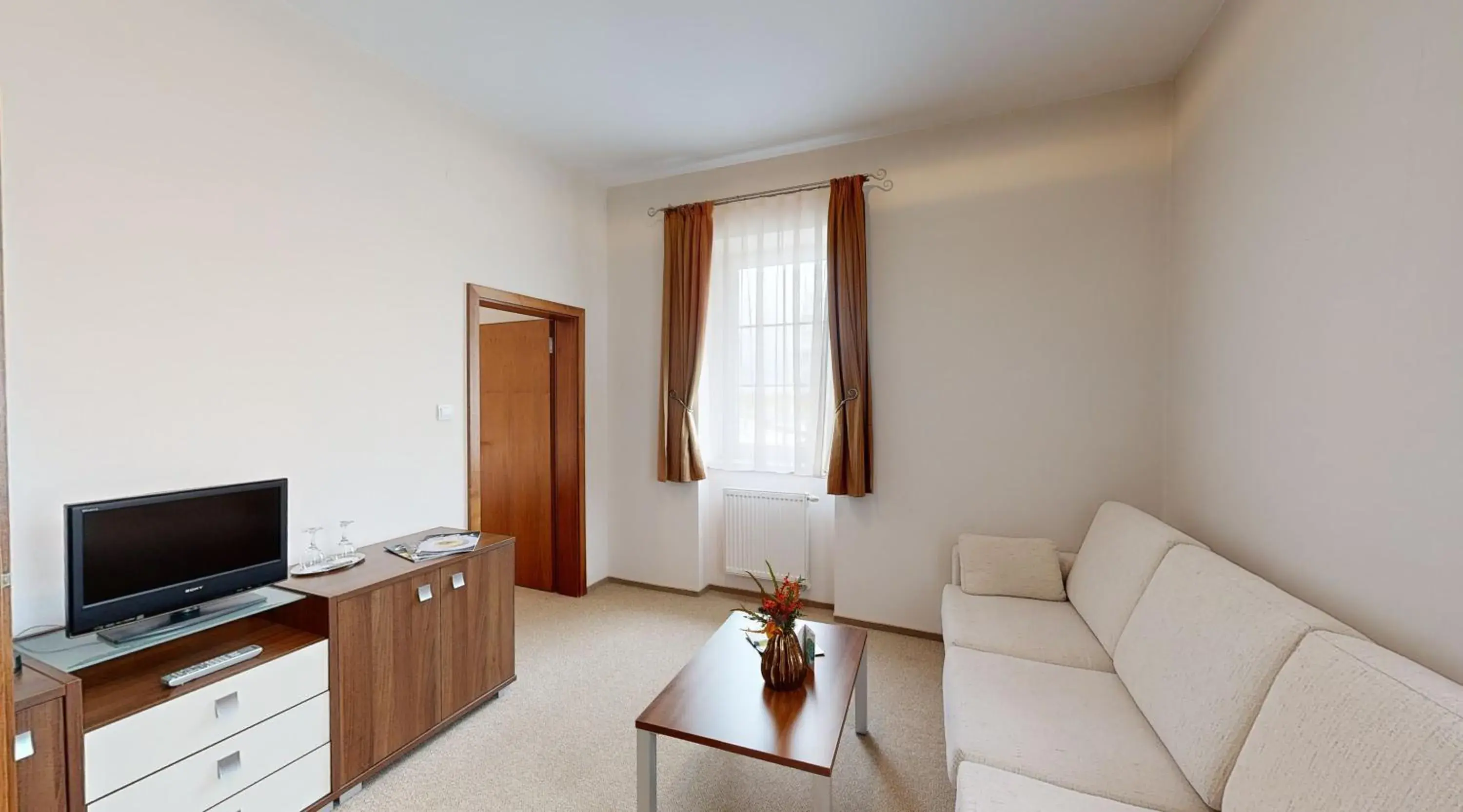 Deluxe Apartment in Klaudia's Hotel & Restaurant at Golf Resort, Bač Šamorín Deluxe Apartment in Klaudia's Hotel & Restaurant at Golf Resort, Bač Šamorín