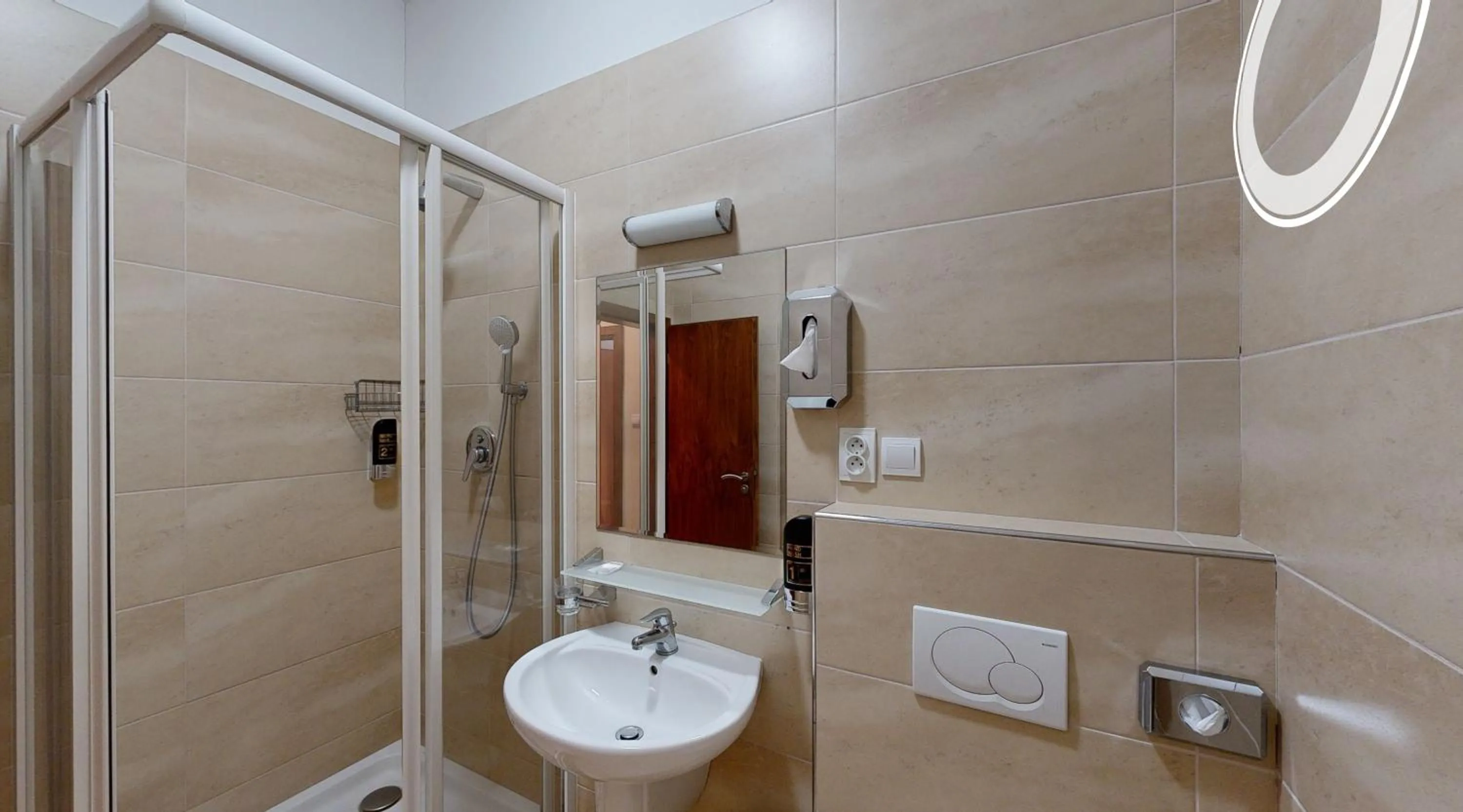 Bathroom in Klaudia's Hotel & Restaurant at Golf Resort, Bač Šamorín