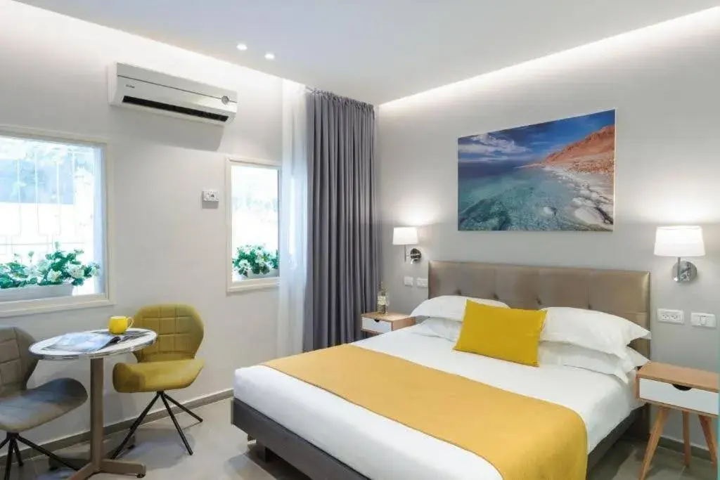 Bed in H7 TLV Bed in H7 TLV