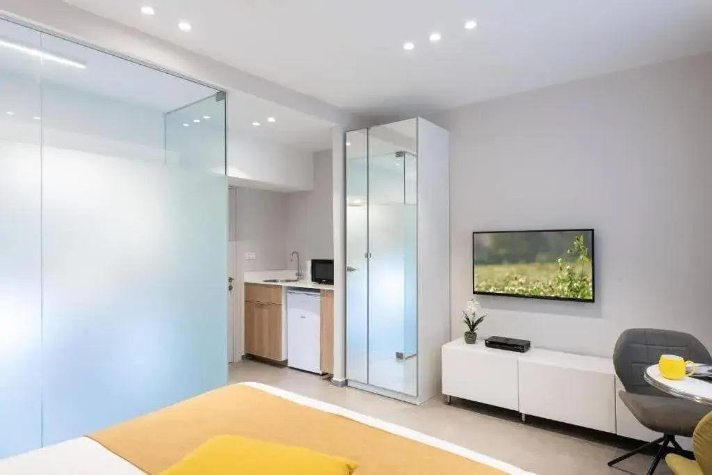 Bed in H7 TLV Bed in H7 TLV