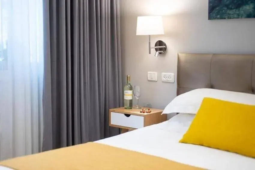 Bed in H7 TLV Bed in H7 TLV