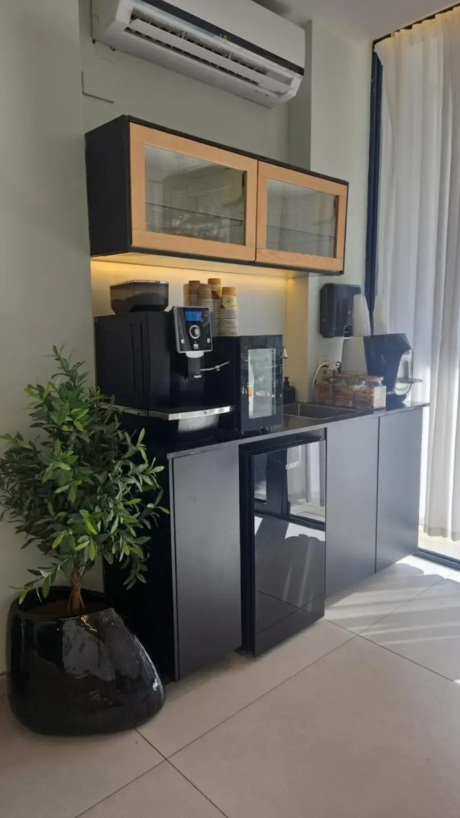 Lobby or reception in H7 TLV Lobby or reception in H7 TLV