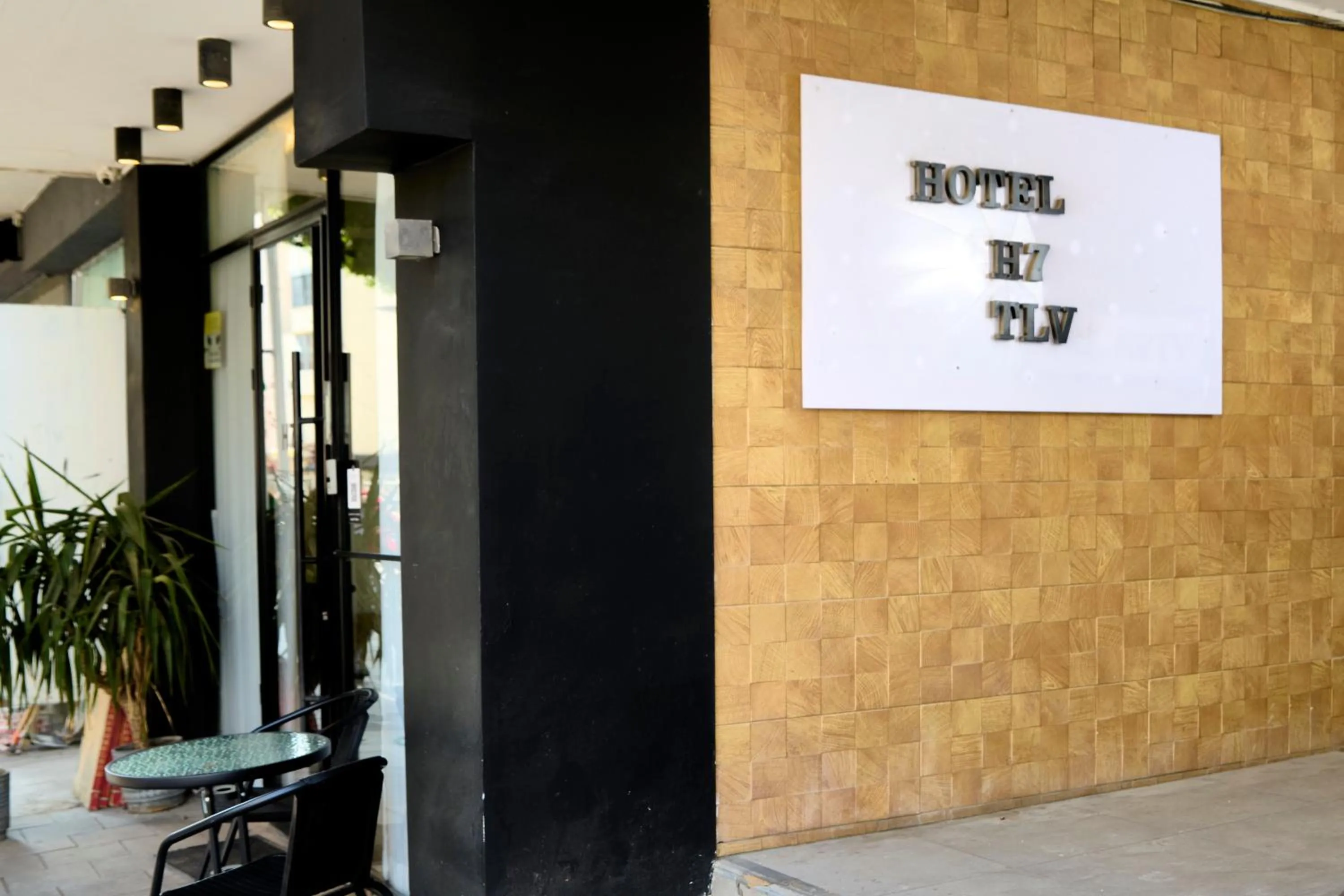 Property building in H7 TLV