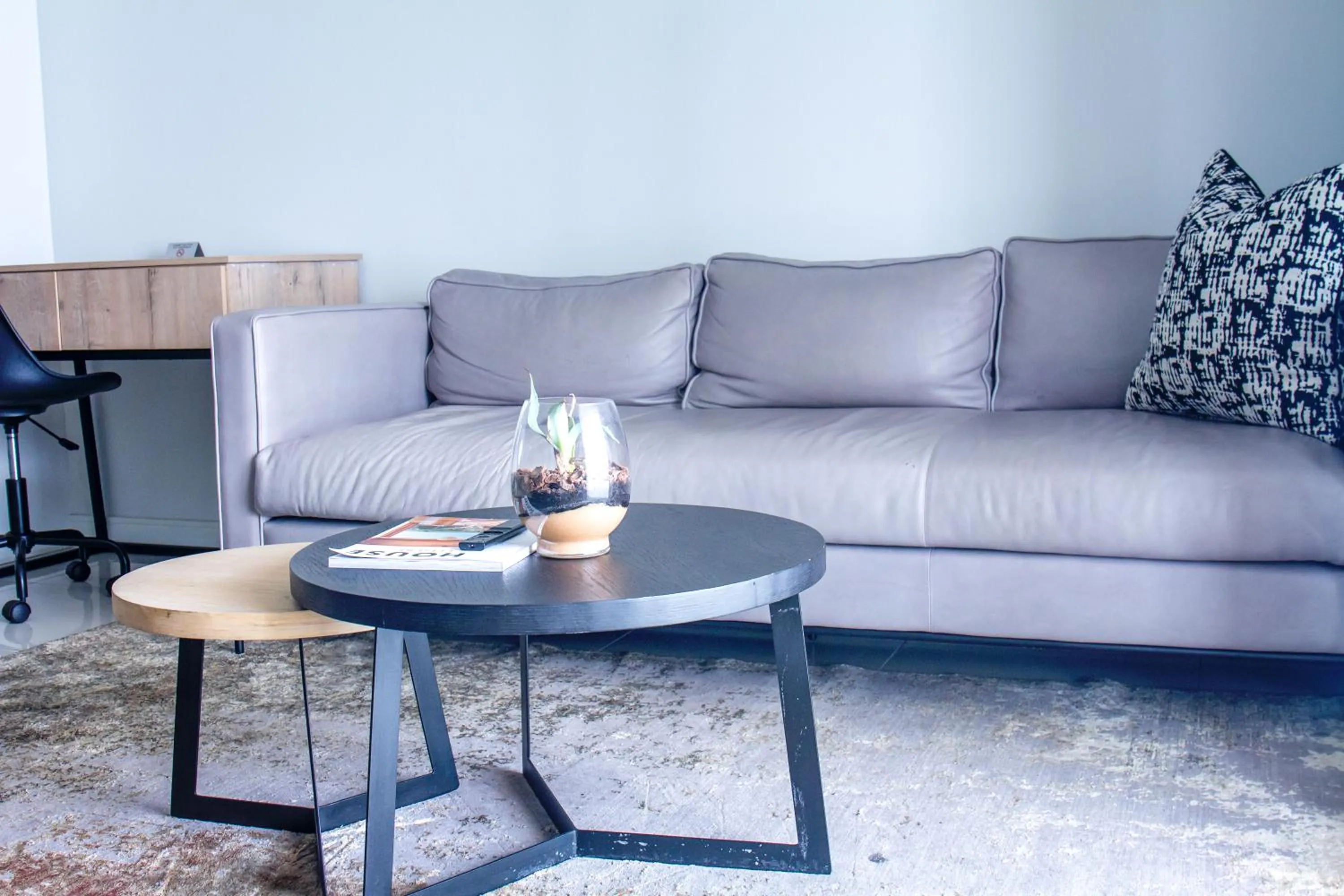 Seating area in Executive Apartment at Ellipse Waterfall