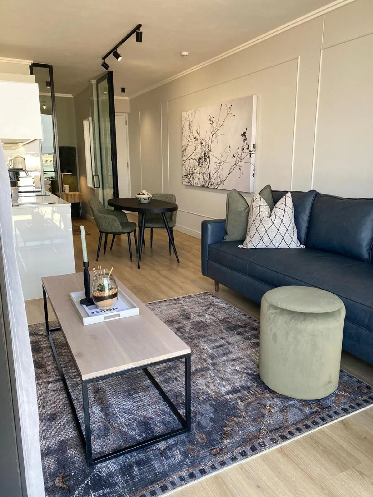 Kitchen or kitchenette in Executive Apartment at Ellipse Waterfall