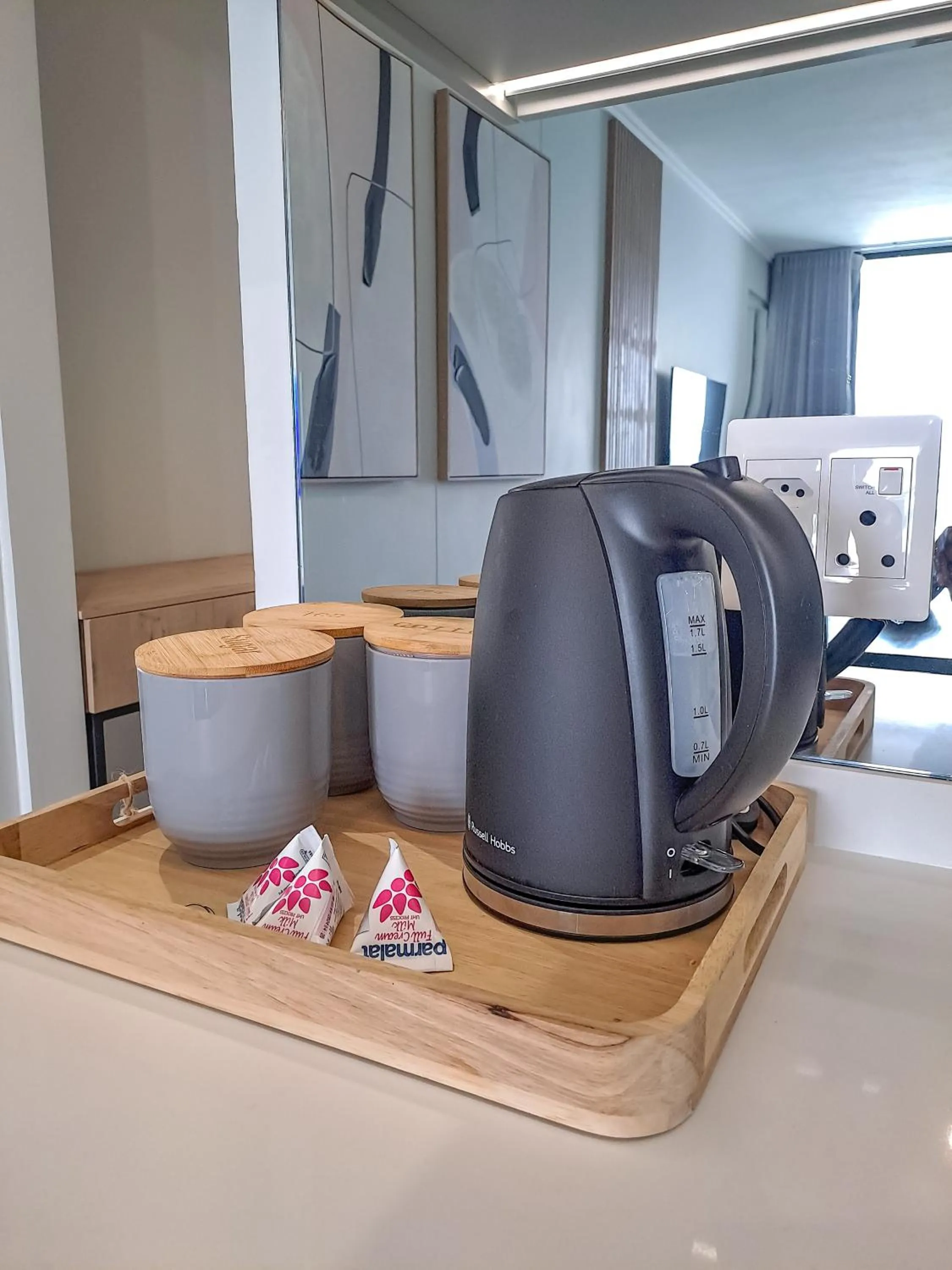 Coffee/tea facilities in Executive Apartment at Ellipse Waterfall