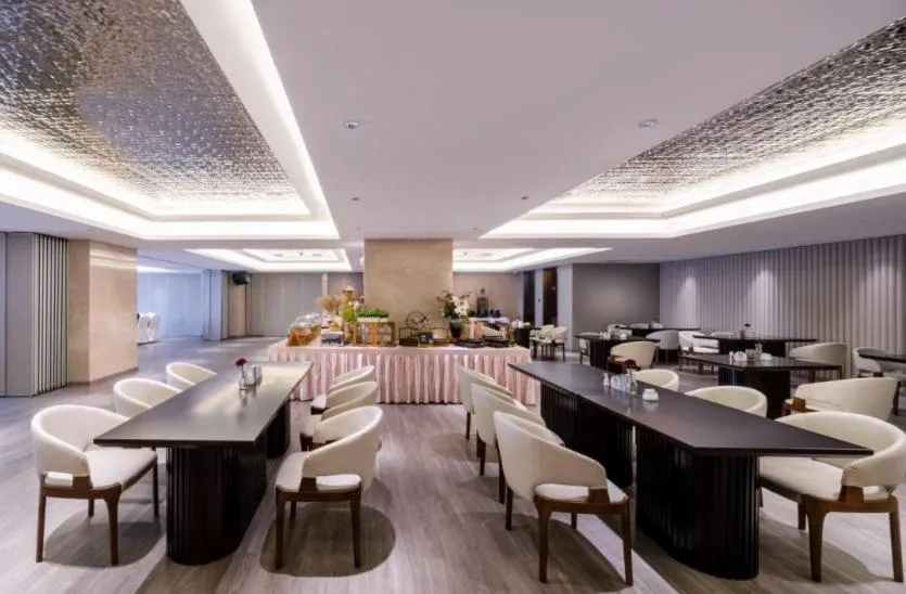 Restaurant/places to eat in ME Yinhe International Hotel