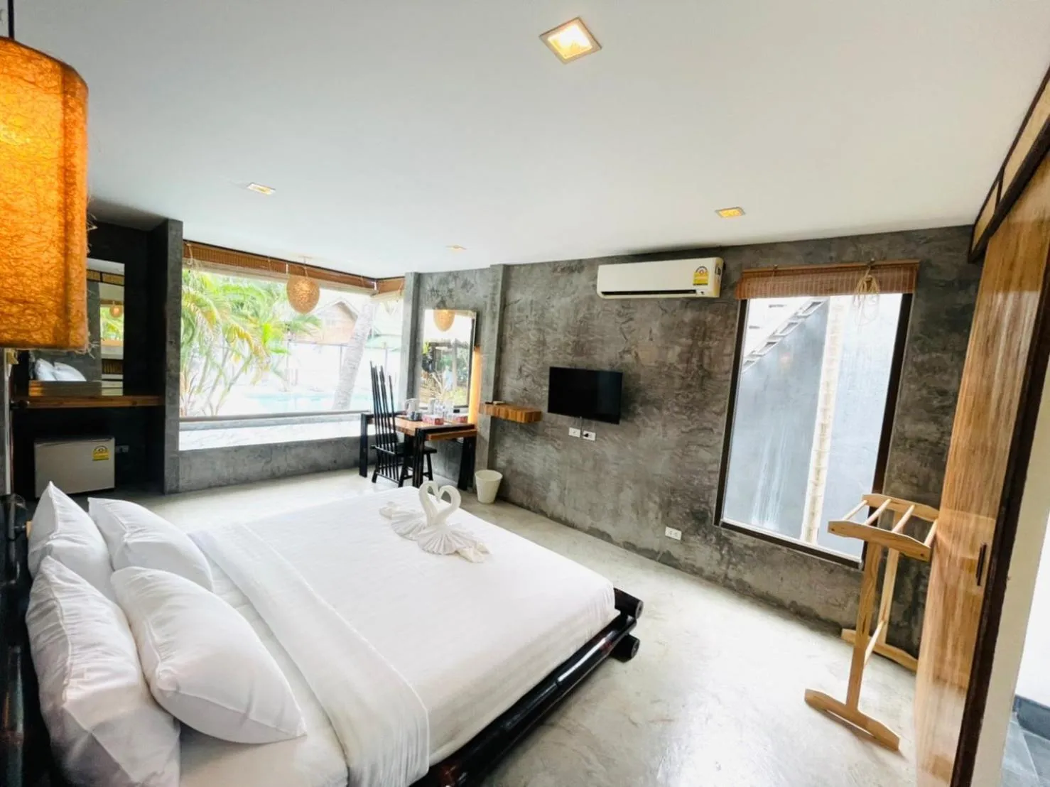 Bed in The Sea Resort Haad Rin