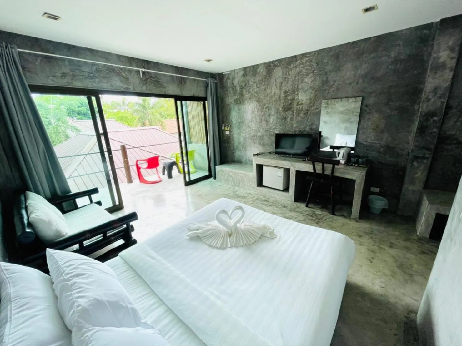 Bed in The Sea Resort Haad Rin