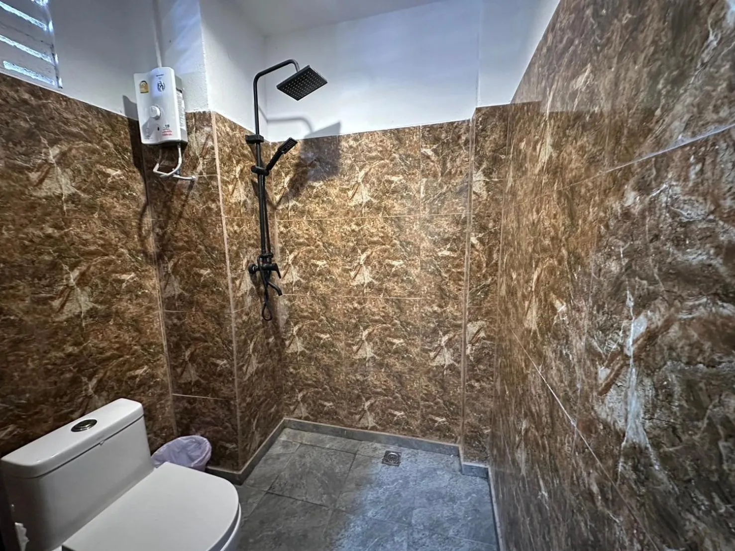 Shower in The Sea Resort Haad Rin