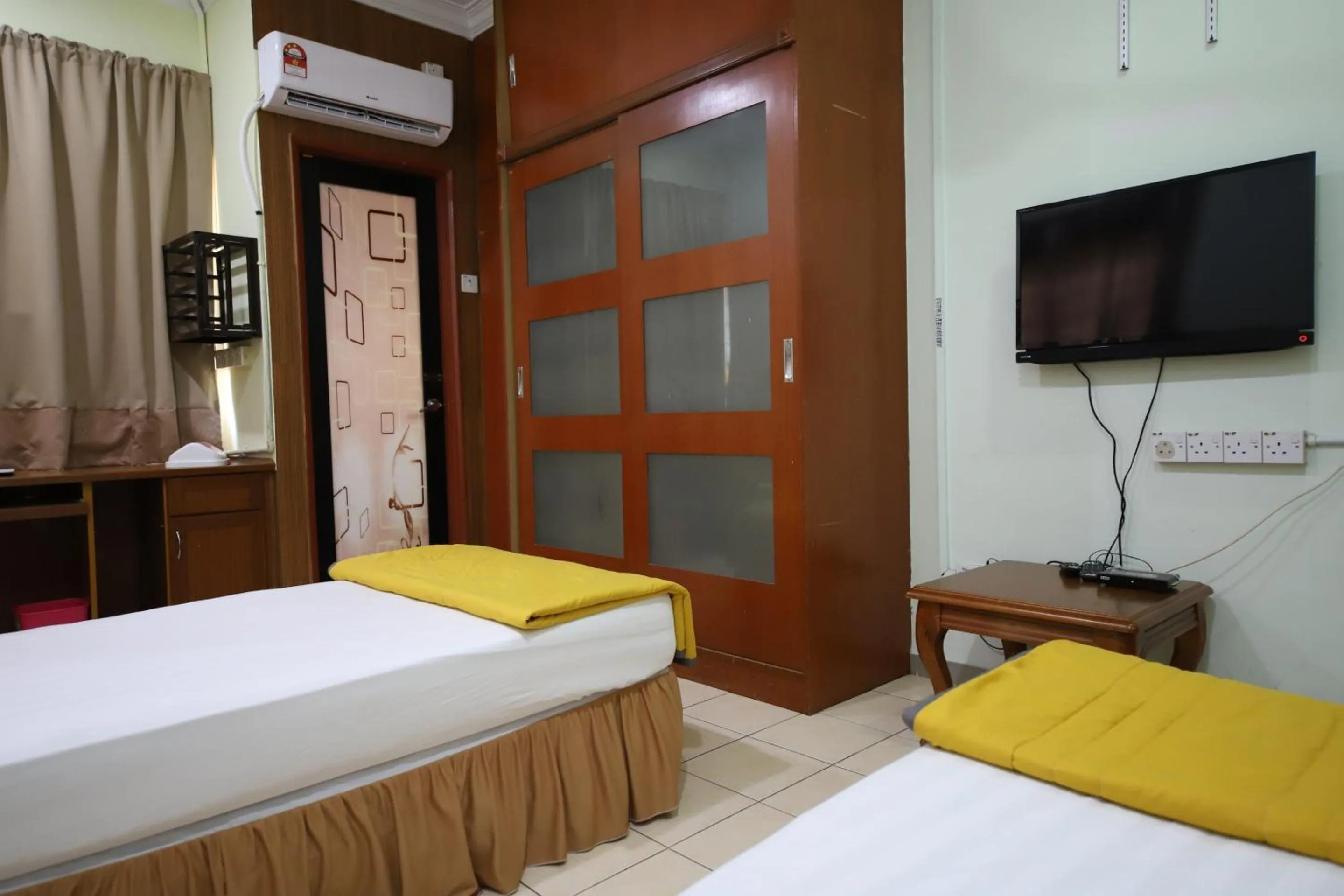 Bedroom, Bed in OYO Homes 90575 CK Bahau Homestay