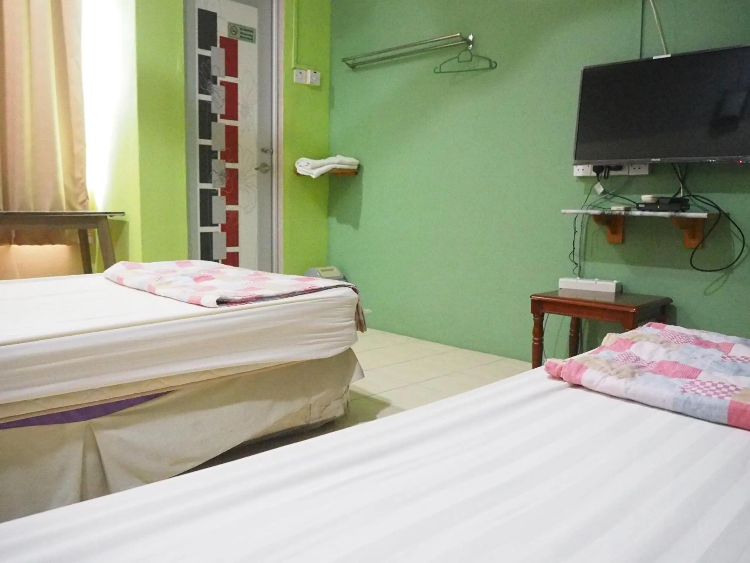 Bedroom, Bed in OYO Homes 90575 CK Bahau Homestay