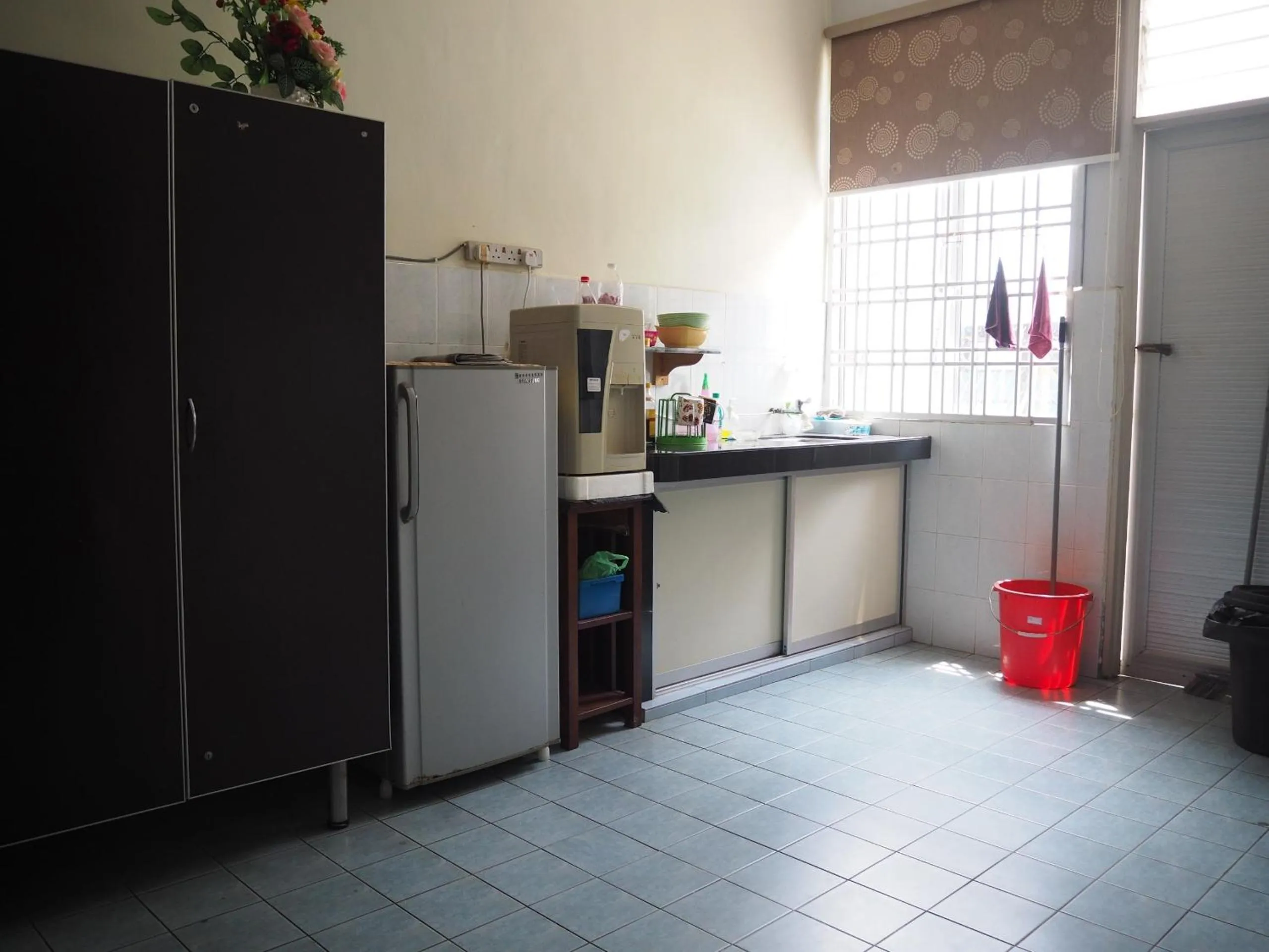 Kitchen or kitchenette in OYO Homes 90575 CK Bahau Homestay