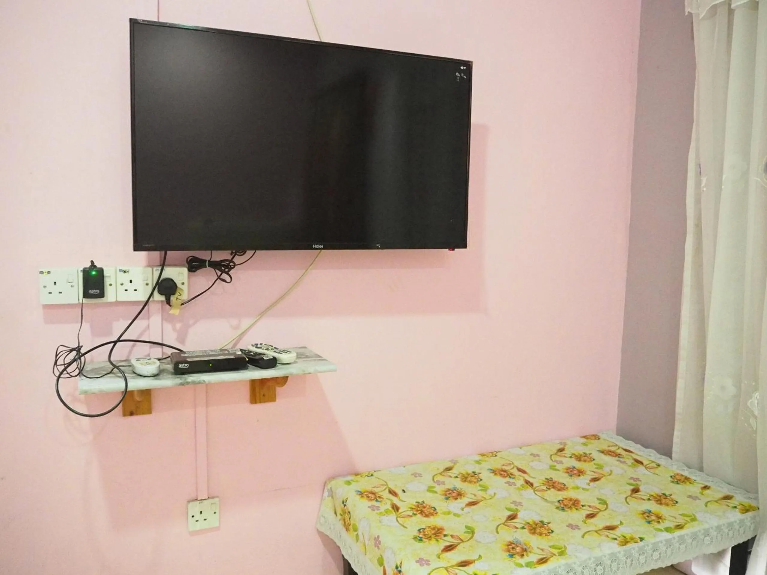 Bedroom in OYO Homes 90575 CK Bahau Homestay