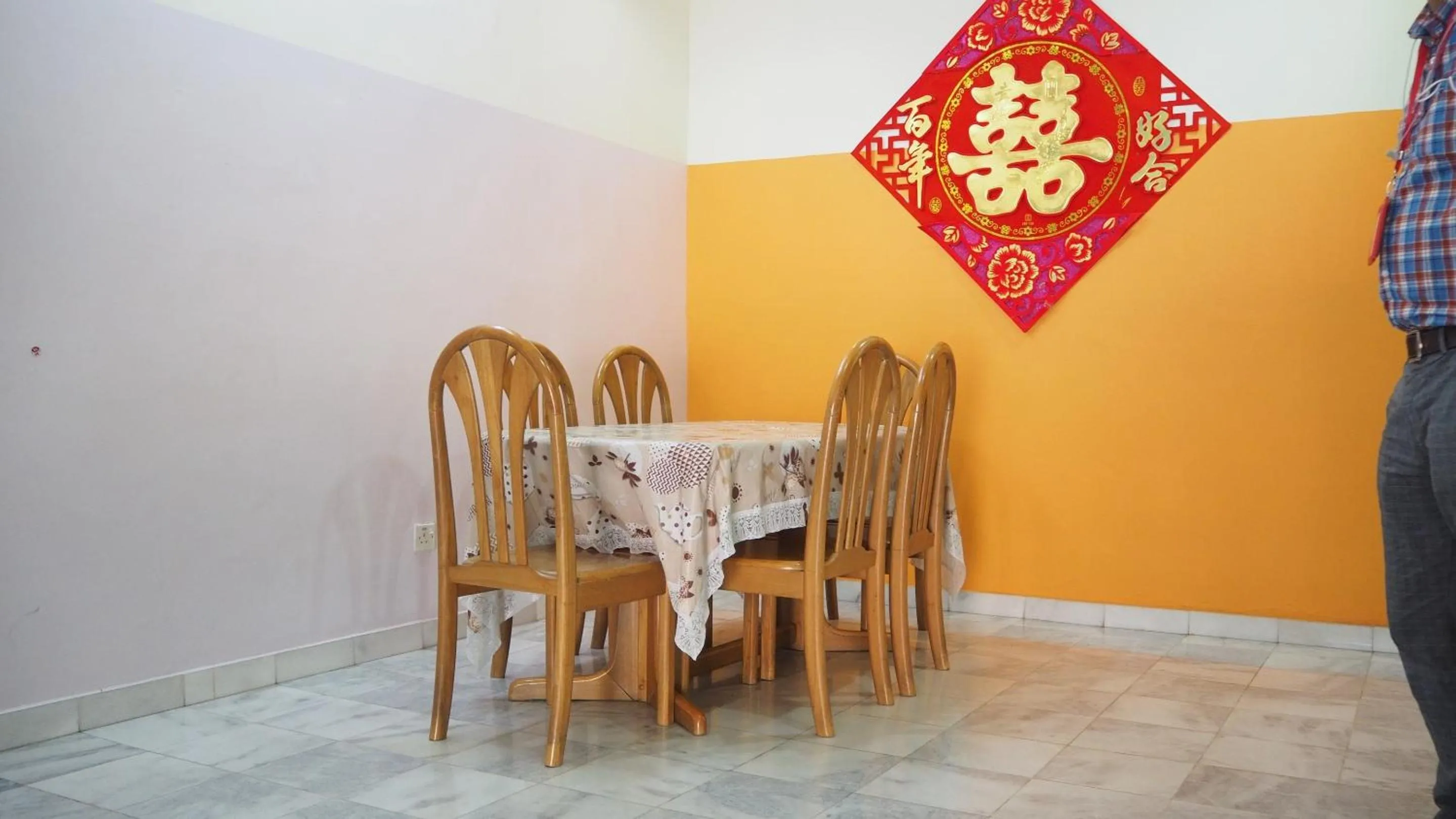 Dining area in OYO Homes 90575 CK Bahau Homestay