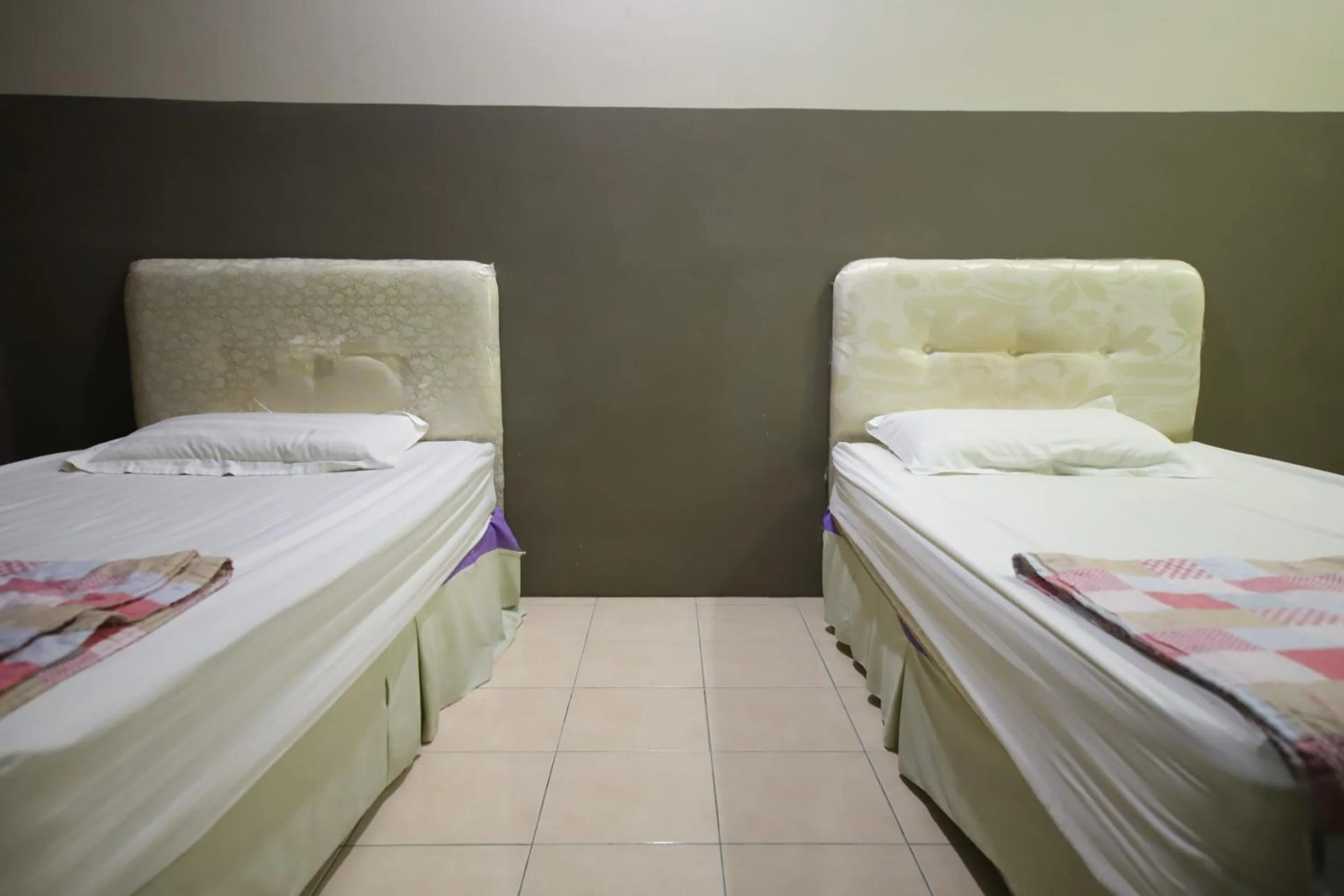 Bedroom, Bed in OYO Homes 90575 CK Bahau Homestay