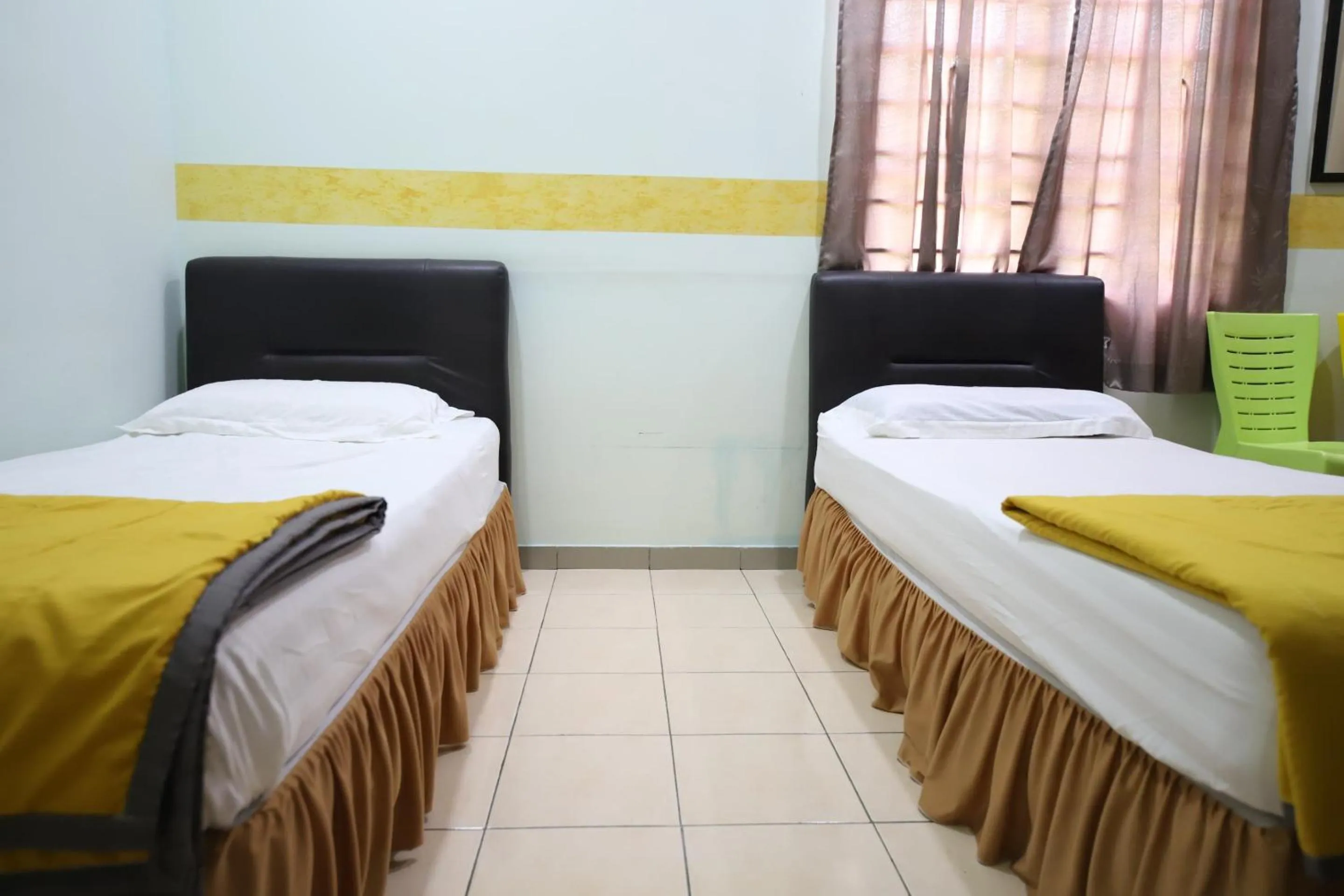 Bedroom, Bed in OYO Homes 90575 CK Bahau Homestay